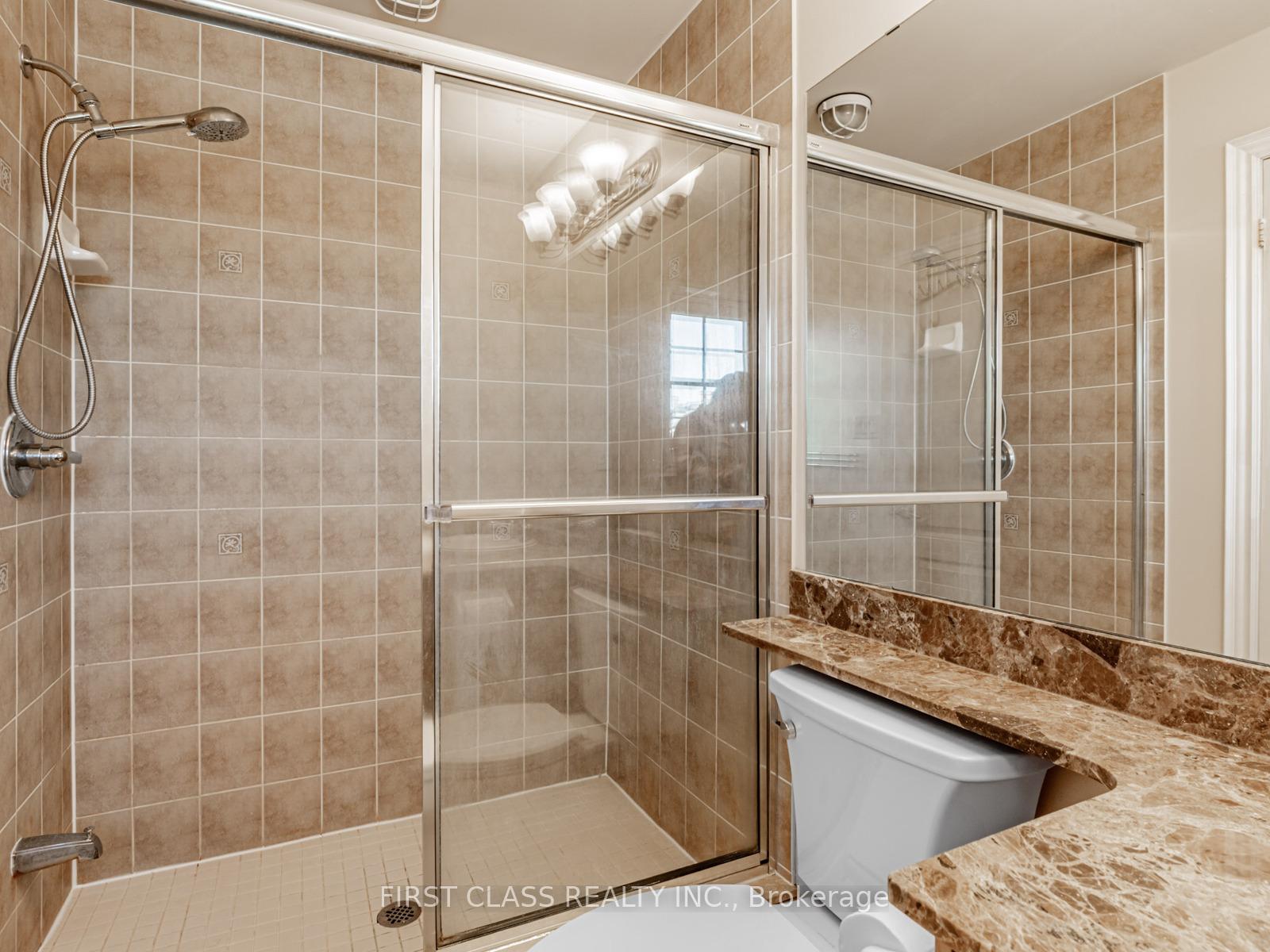 Photo 20 of 24 Golden Spruce Lane, Vaughan, Maple — HOMEH