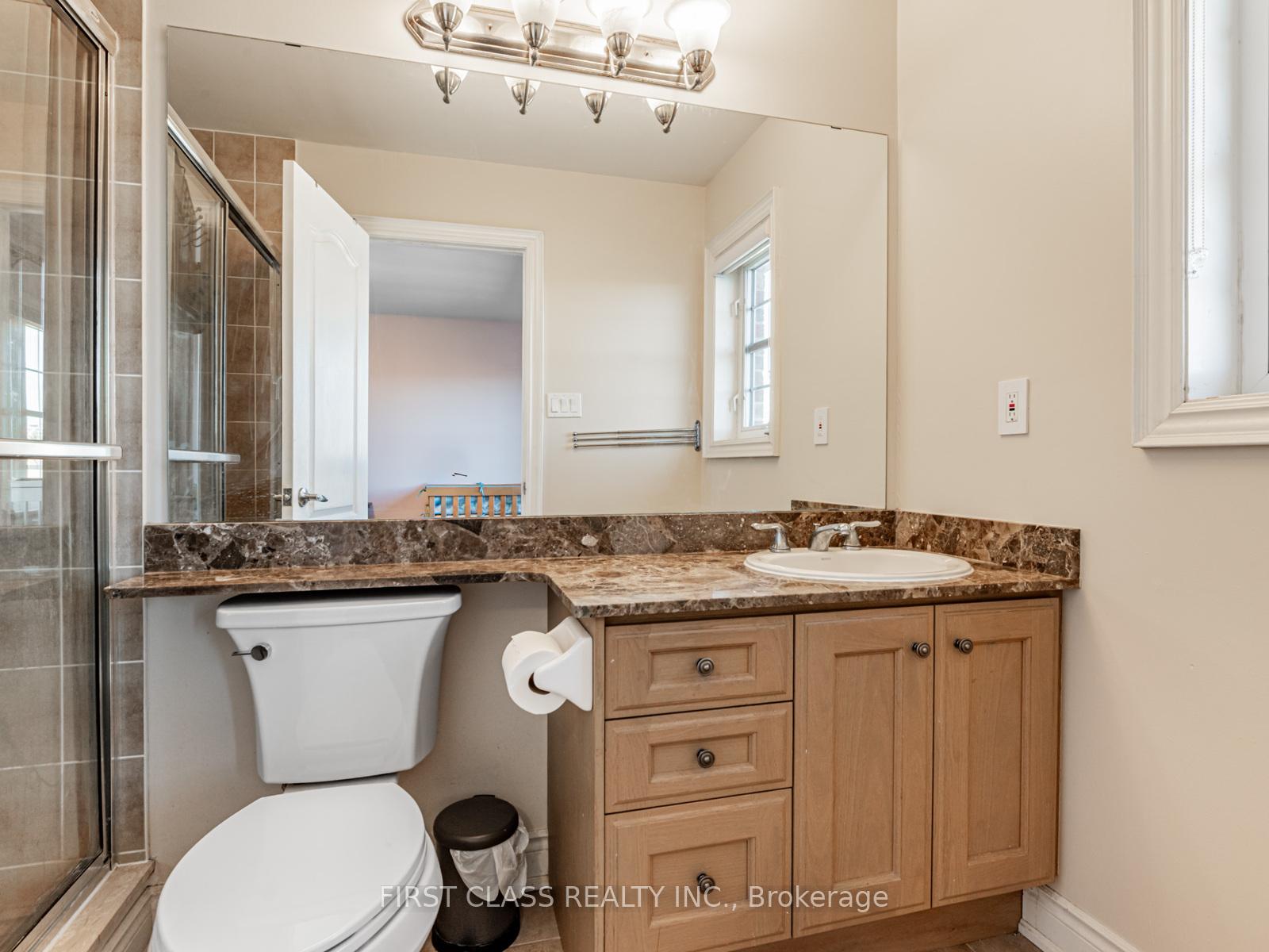 Photo 21 of 24 Golden Spruce Lane, Vaughan, Maple — HOMEH
