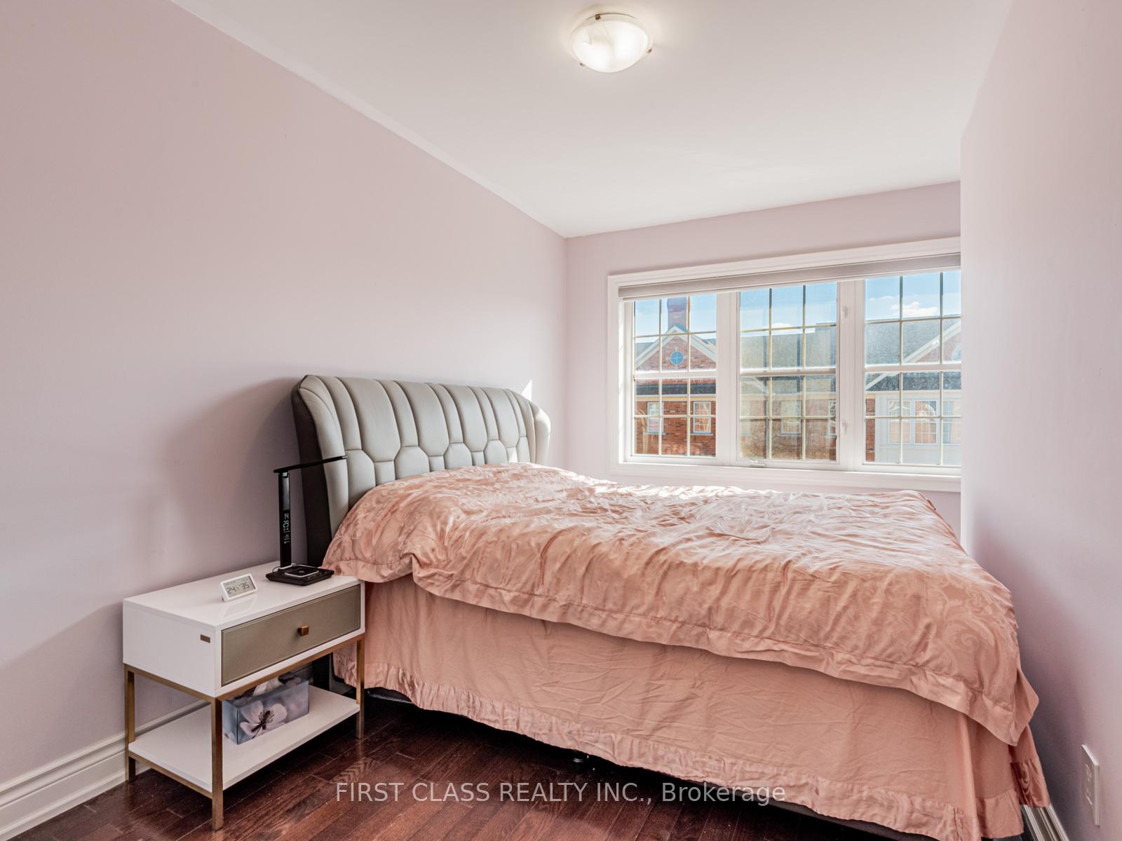 Photo 23 of 24 Golden Spruce Lane, Vaughan, Maple — HOMEH