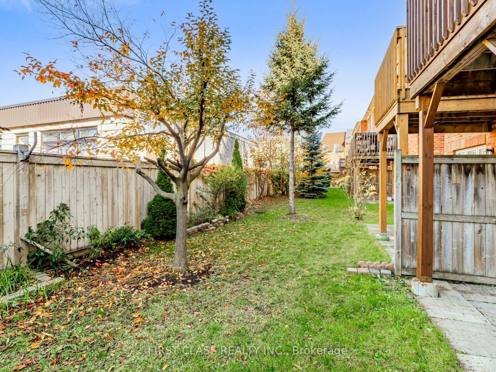 Photo 28 of 24 Golden Spruce Lane, Vaughan, Maple — HOMEH