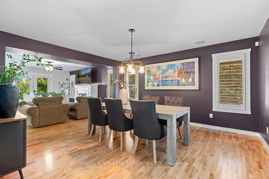 Photo 4 of 19 Indianola Crescent, Wasaga Beach — HOMEH