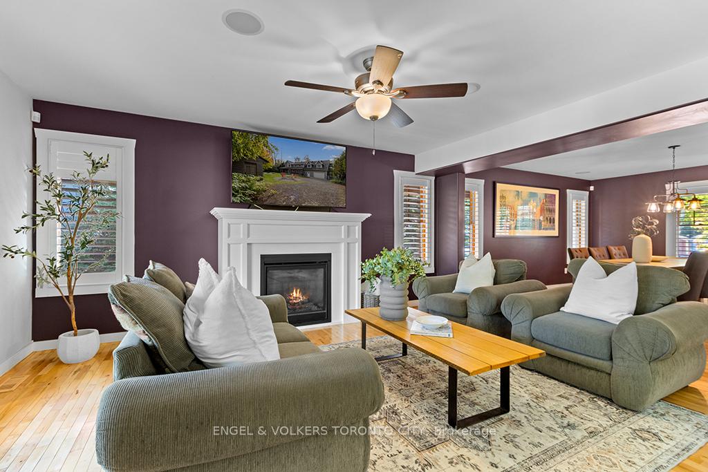 Photo 5 of 19 Indianola Crescent, Wasaga Beach — HOMEH