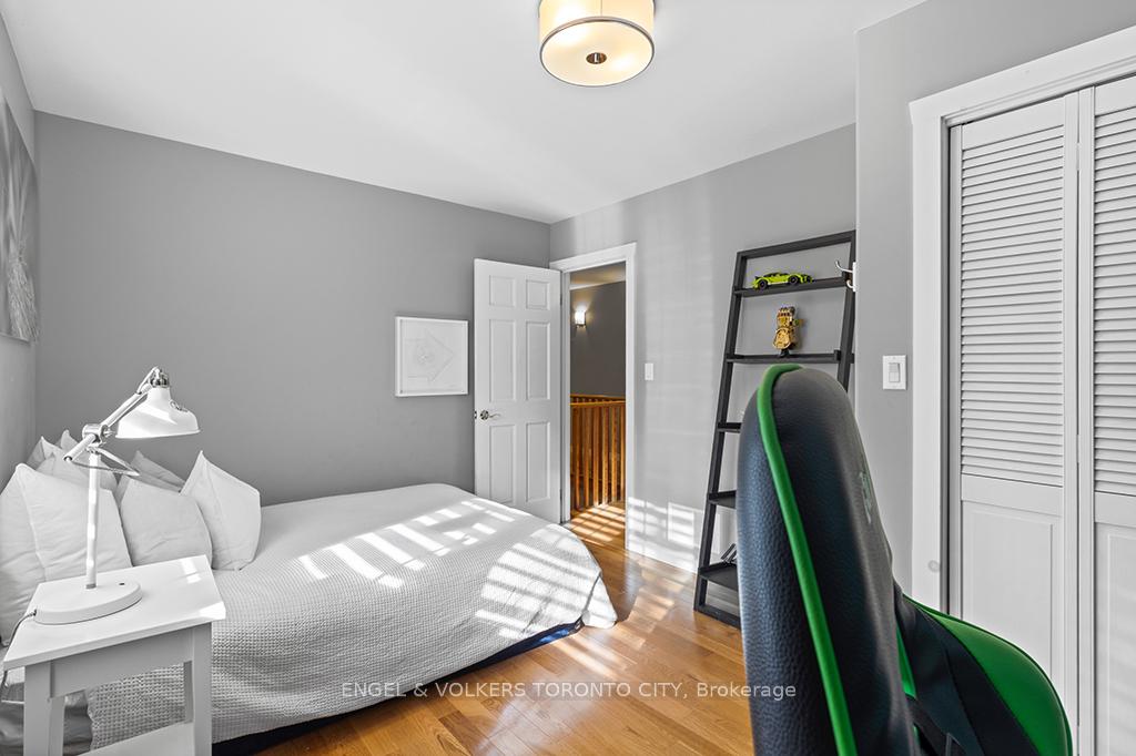 Photo 17 of 19 Indianola Crescent, Wasaga Beach — HOMEH