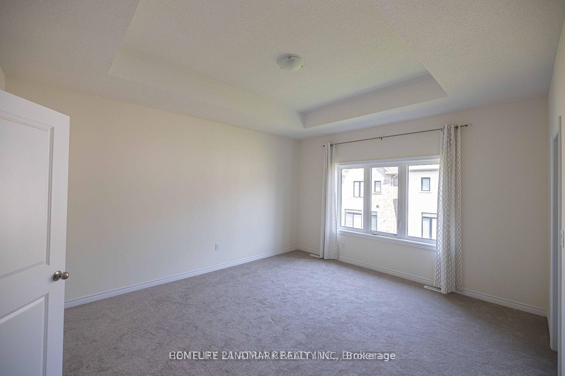 Photo 7 of 12 Fish Drive, Aurora, Bayview Northeast — HOMEH