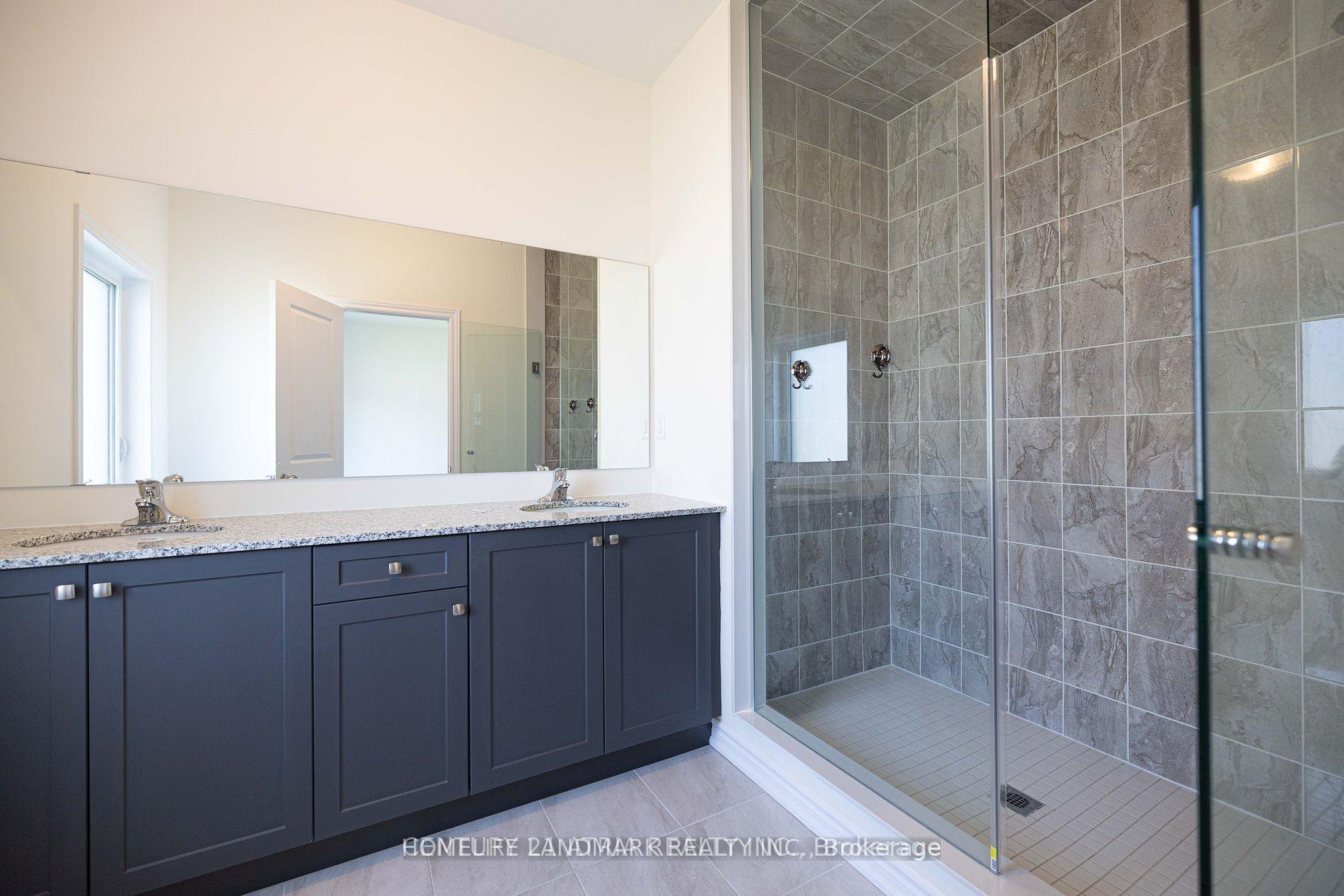 Photo 11 of 12 Fish Drive, Aurora, Bayview Northeast — HOMEH