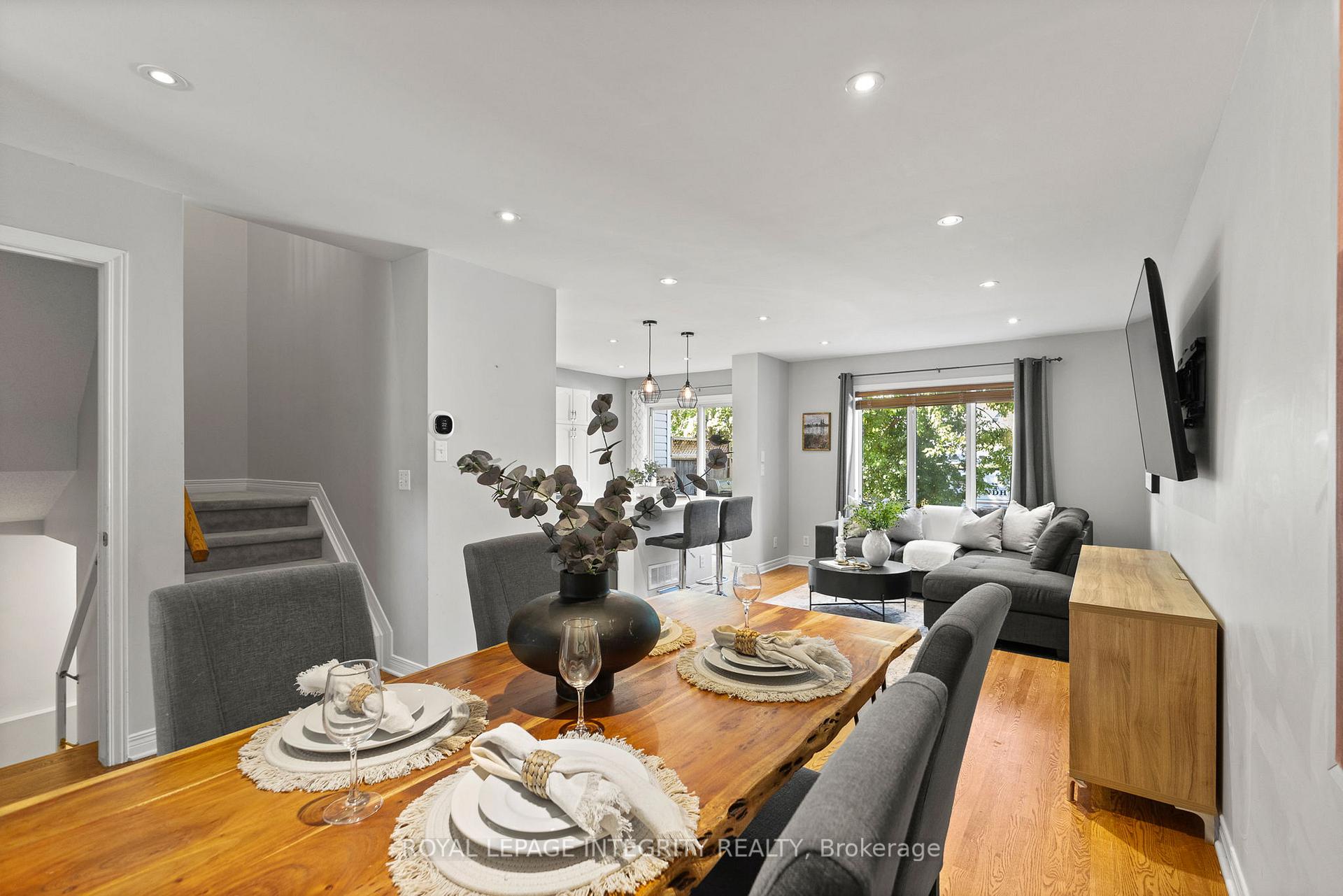 Photo 5 of 12 Sonata Place, Ottawa, Riverview Park — HOMEH