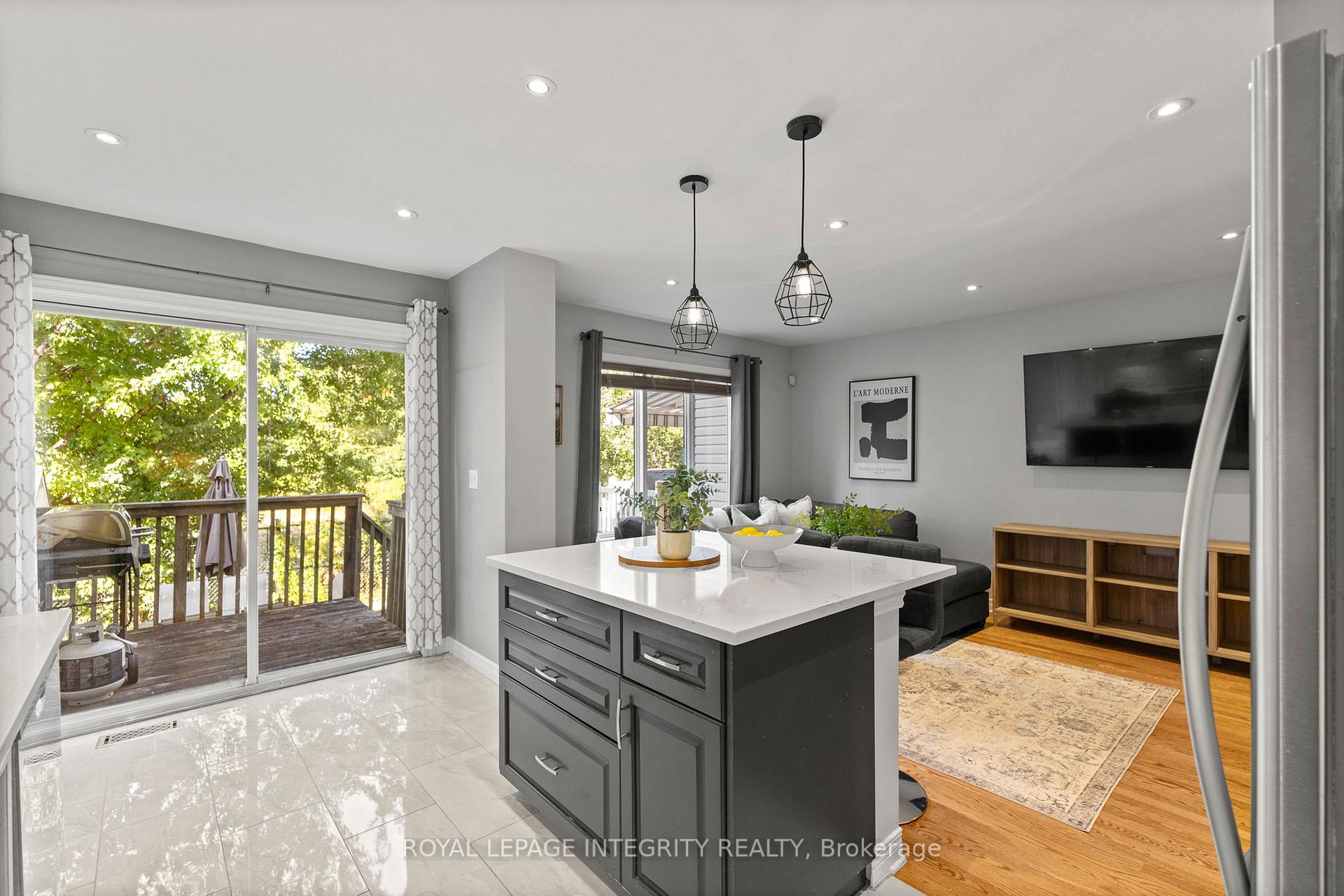 Photo 9 of 12 Sonata Place, Ottawa, Riverview Park — HOMEH