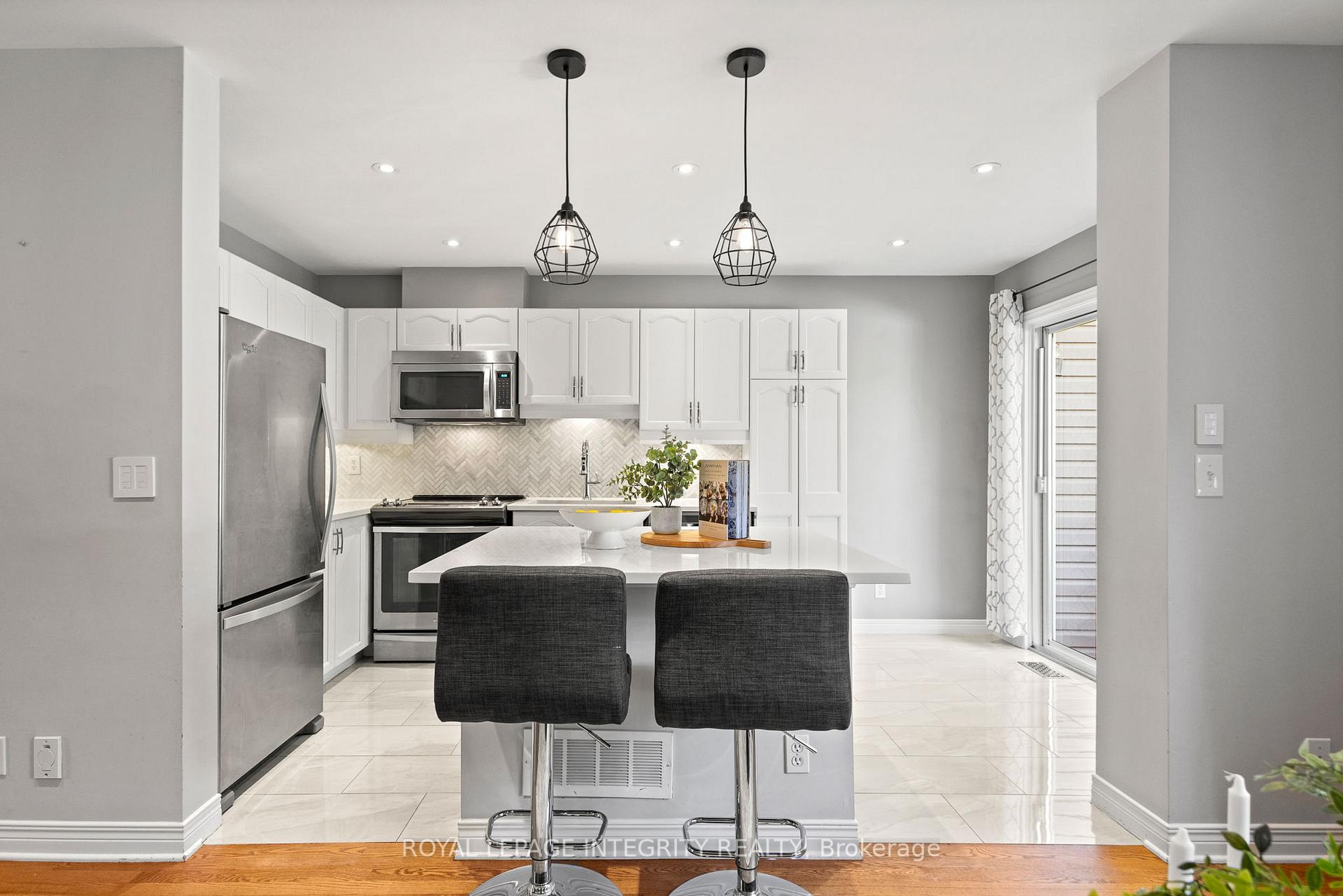 Photo 11 of 12 Sonata Place, Ottawa, Riverview Park — HOMEH