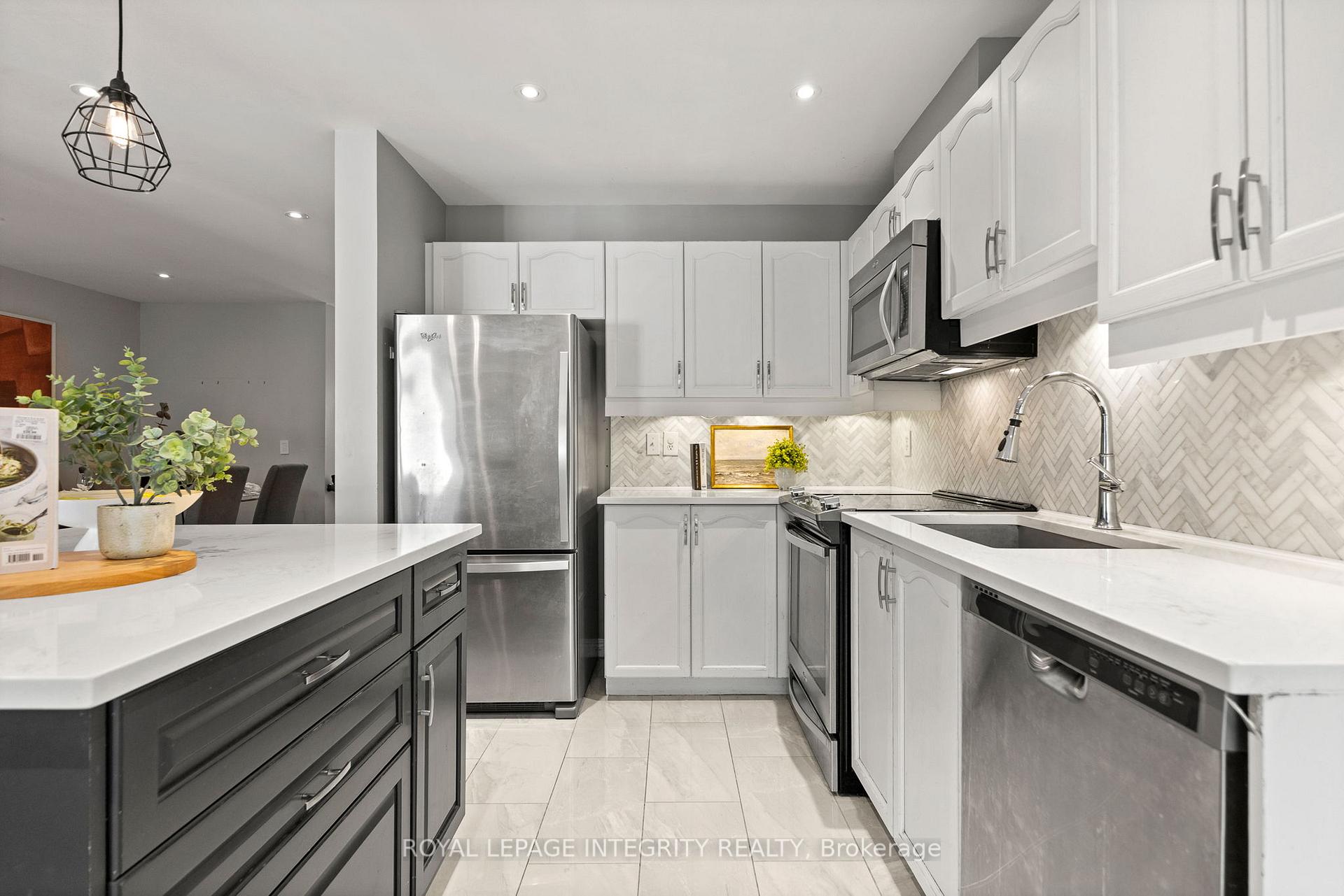 Photo 15 of 12 Sonata Place, Ottawa, Riverview Park — HOMEH