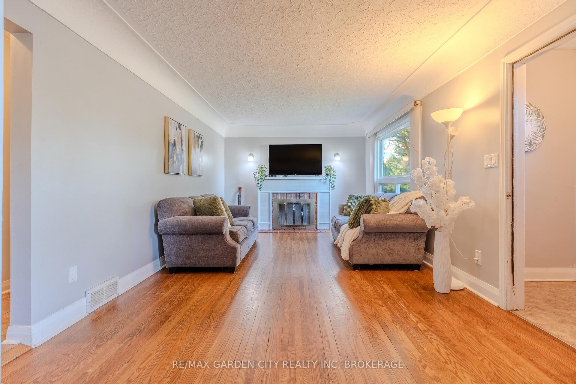 Photo 4 of 201 Thorold Road, Welland, Prince Charles — HOMEH