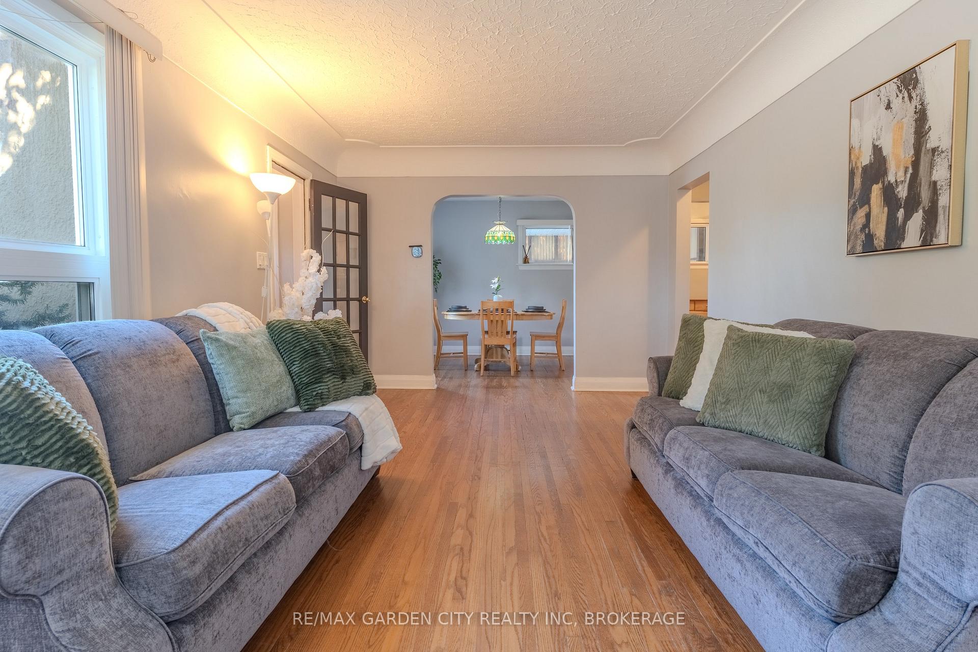 Photo 6 of 201 Thorold Road, Welland, Prince Charles — HOMEH