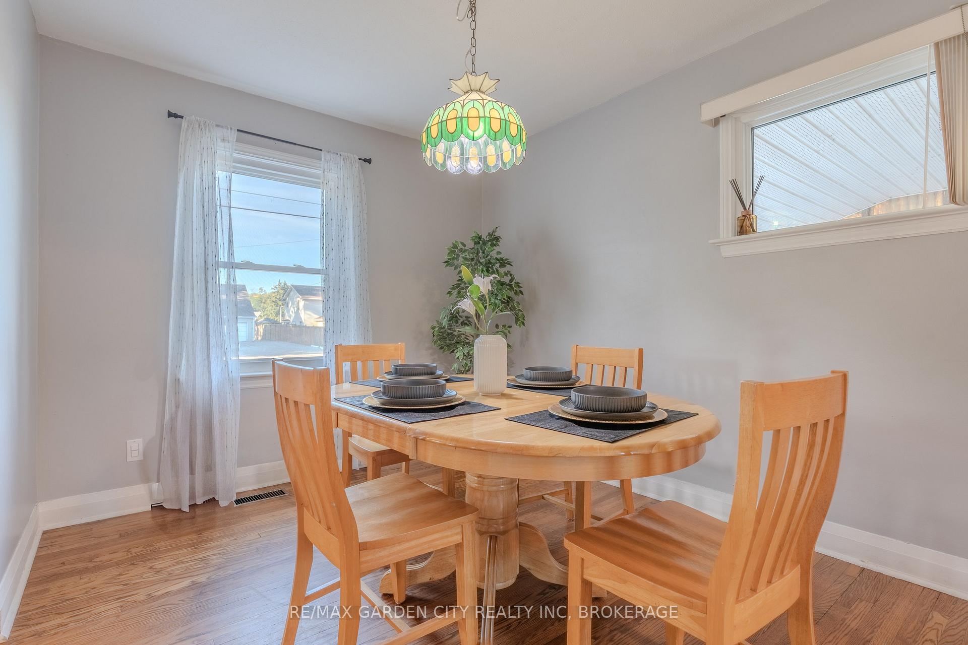 Photo 8 of 201 Thorold Road, Welland, Prince Charles — HOMEH