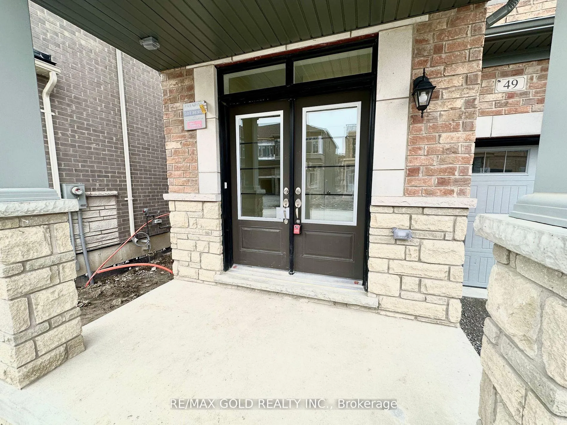 Photo 2 of 49 Singhampton Road, Vaughan, Kleinburg — HOMEH