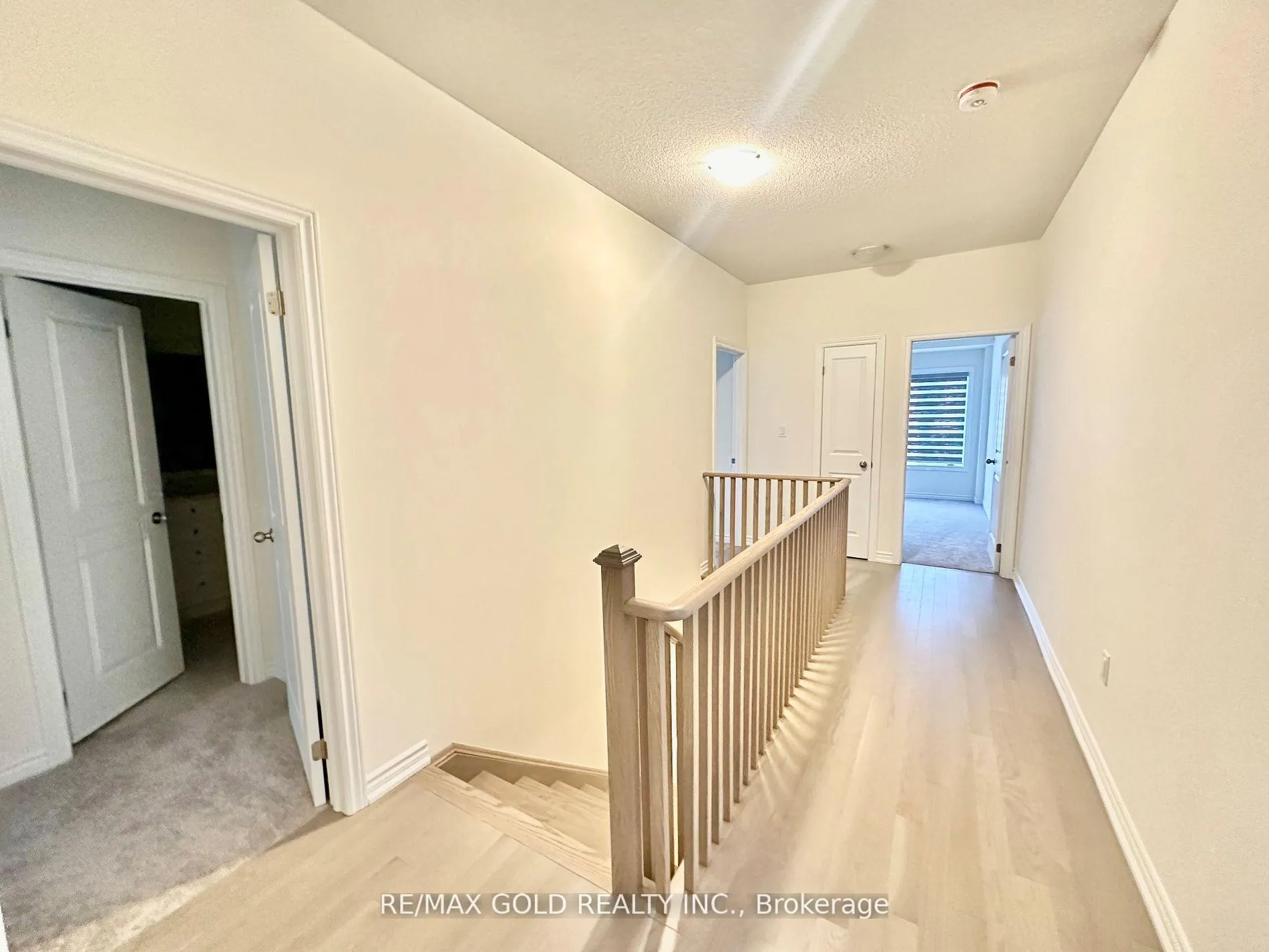 Photo 8 of 49 Singhampton Road, Vaughan, Kleinburg — HOMEH