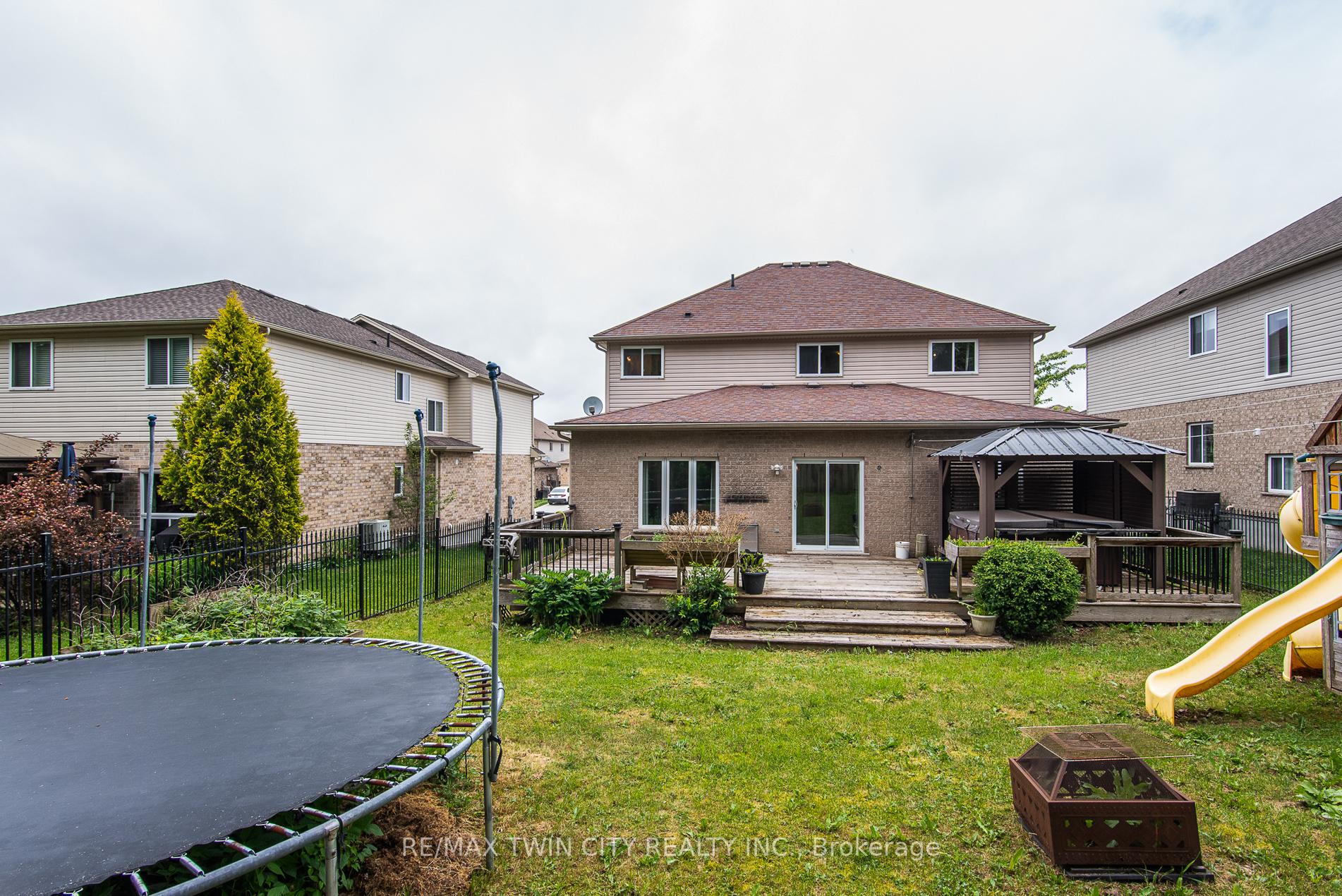 Photo 3 of 178 Ferris Drive, Wellesley — HOMEH