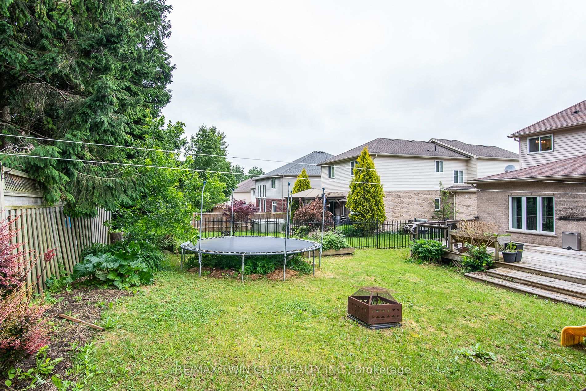 Photo 4 of 178 Ferris Drive, Wellesley — HOMEH