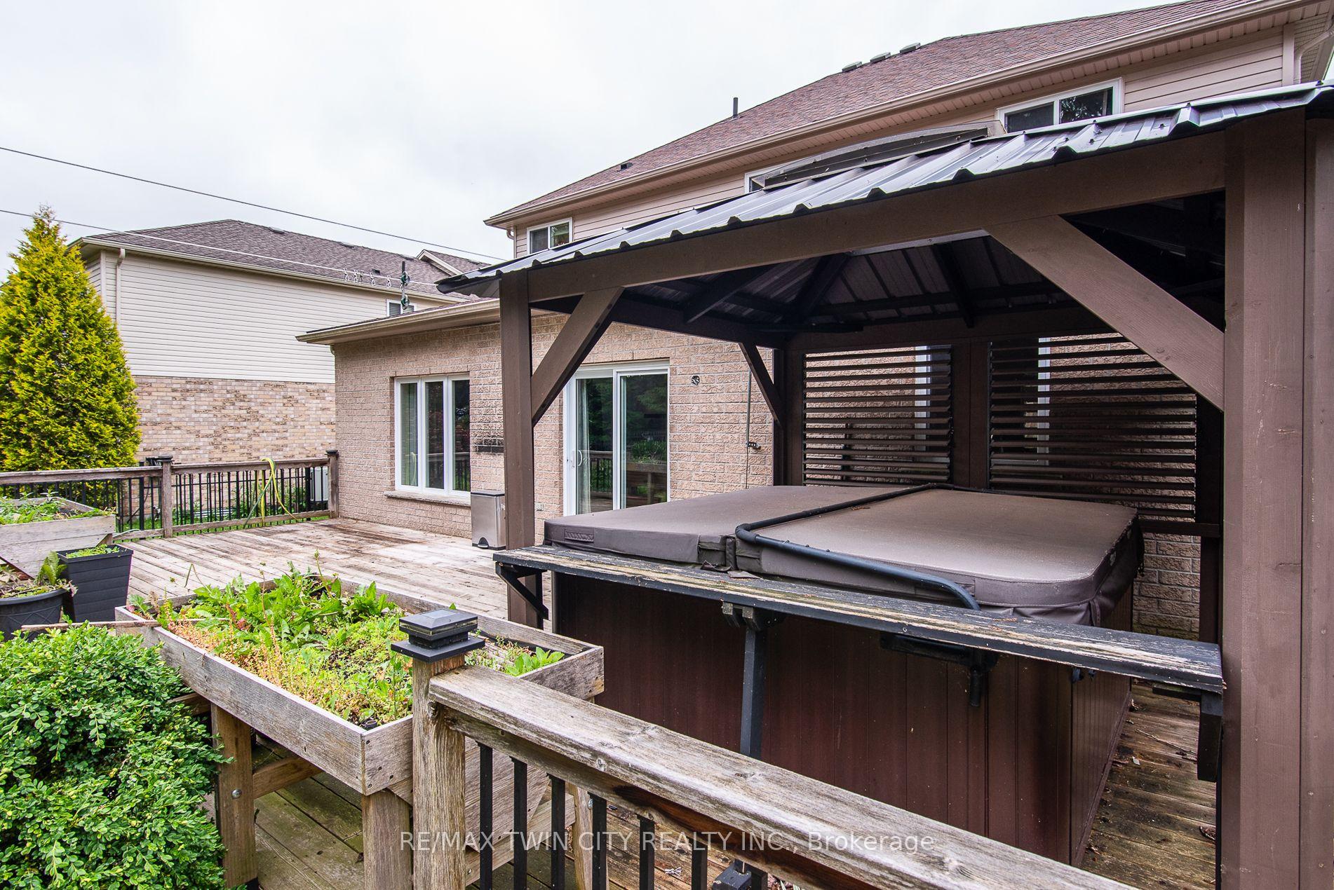 Photo 5 of 178 Ferris Drive, Wellesley — HOMEH