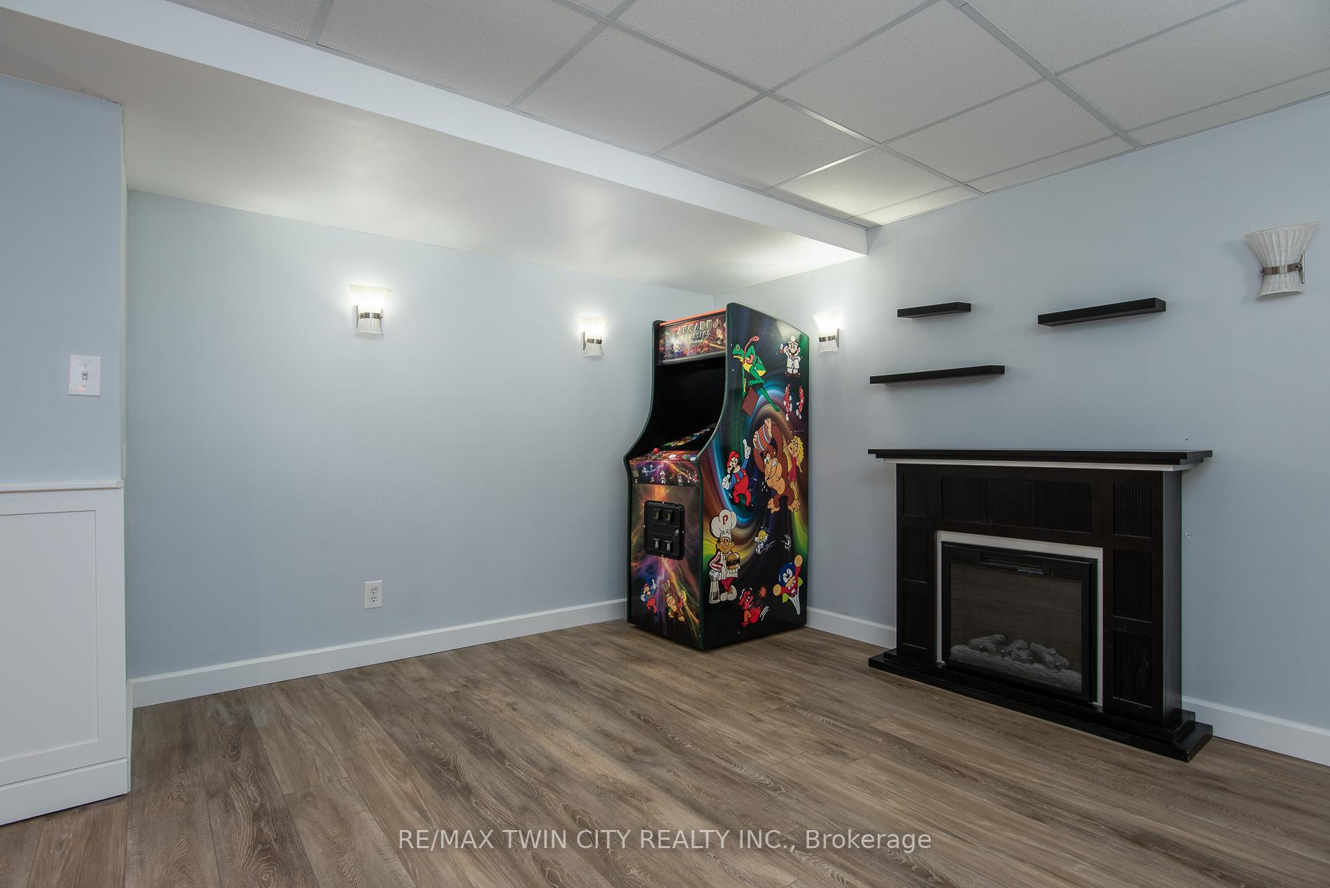 Photo 48 of 178 Ferris Drive, Wellesley — HOMEH