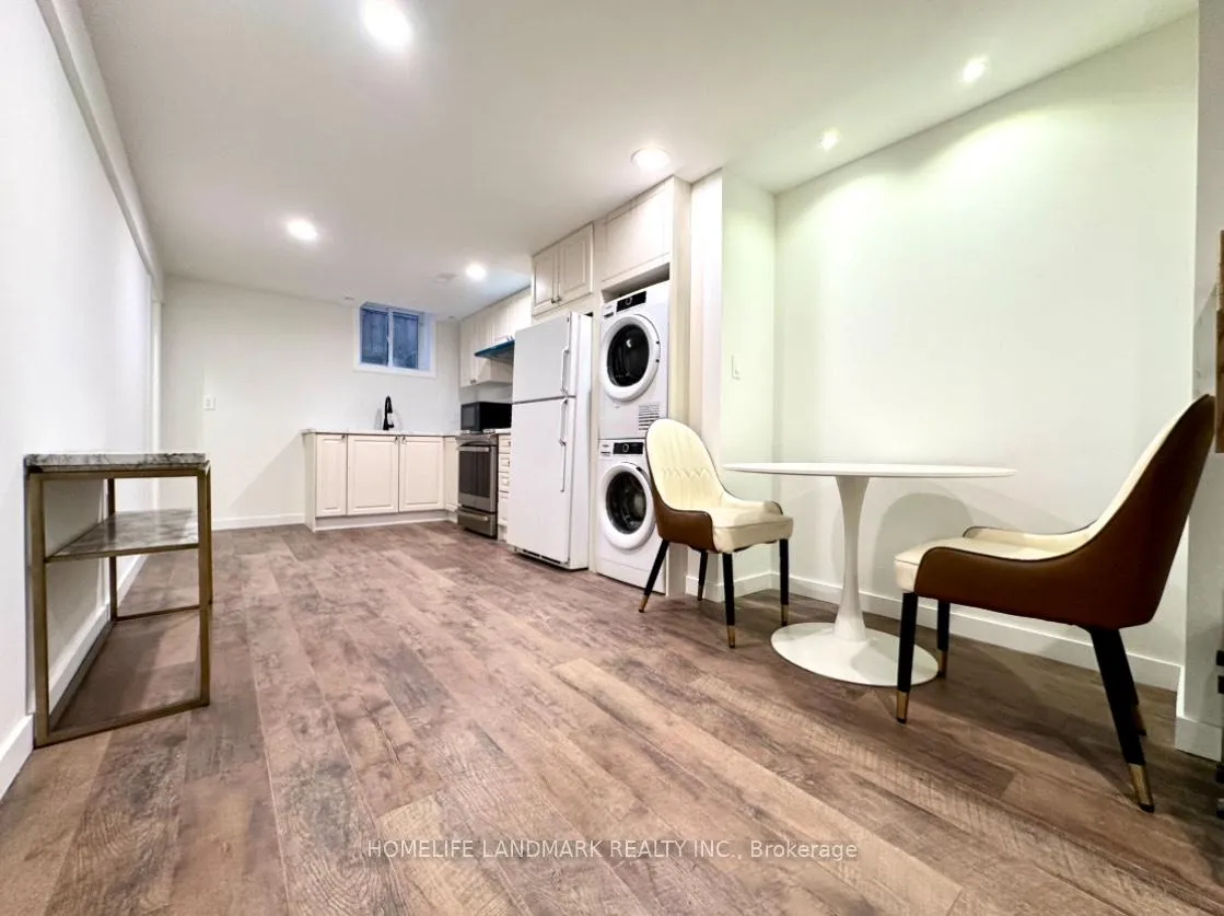 Photo 2 of Unit Bsmt, 21 Villandry Crescent, Vaughan, Maple — HOMEH