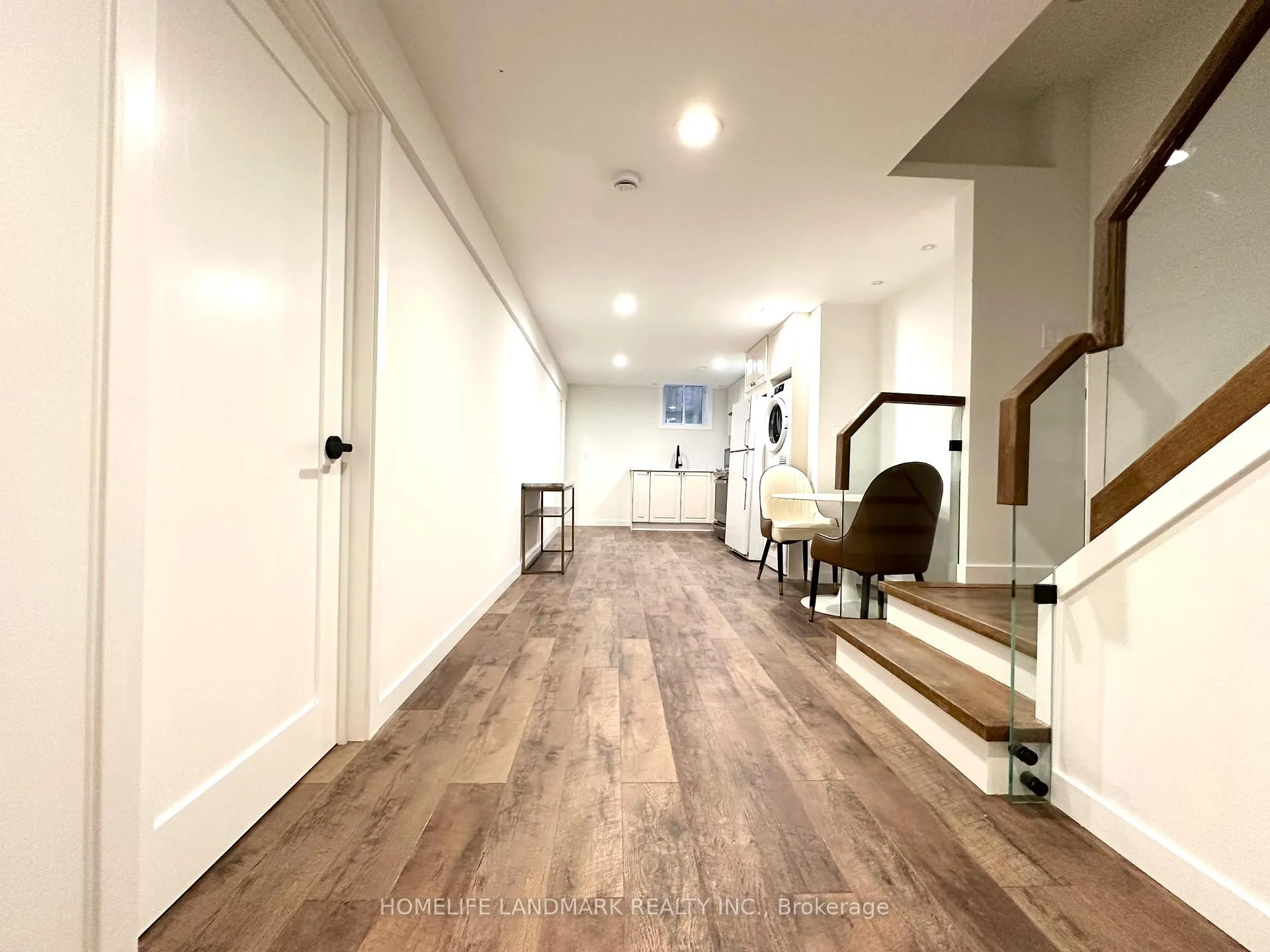 Photo 3 of Unit Bsmt, 21 Villandry Crescent, Vaughan, Maple — HOMEH