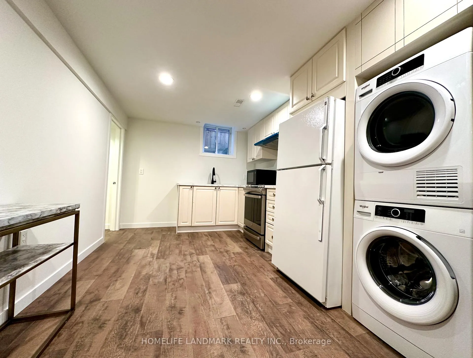 Photo 6 of Unit Bsmt, 21 Villandry Crescent, Vaughan, Maple — HOMEH