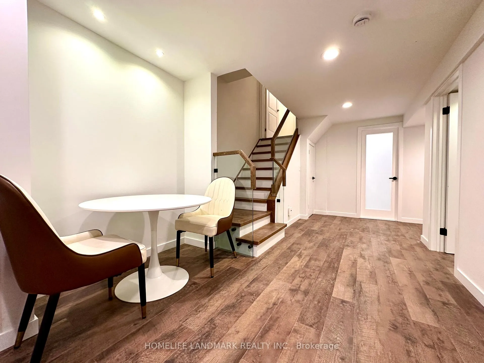 Photo 8 of Unit Bsmt, 21 Villandry Crescent, Vaughan, Maple — HOMEH