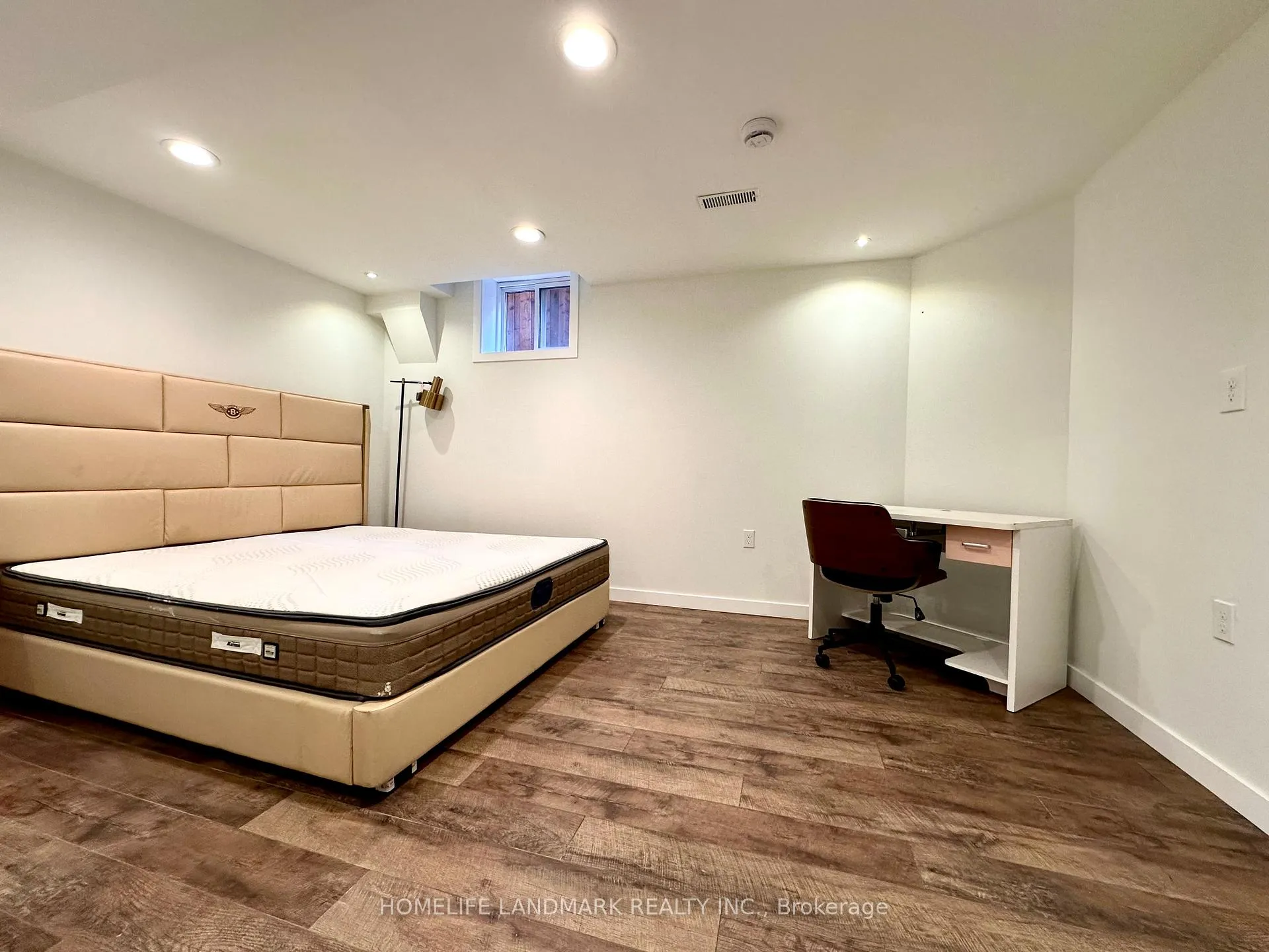 Photo 10 of Unit Bsmt, 21 Villandry Crescent, Vaughan, Maple — HOMEH