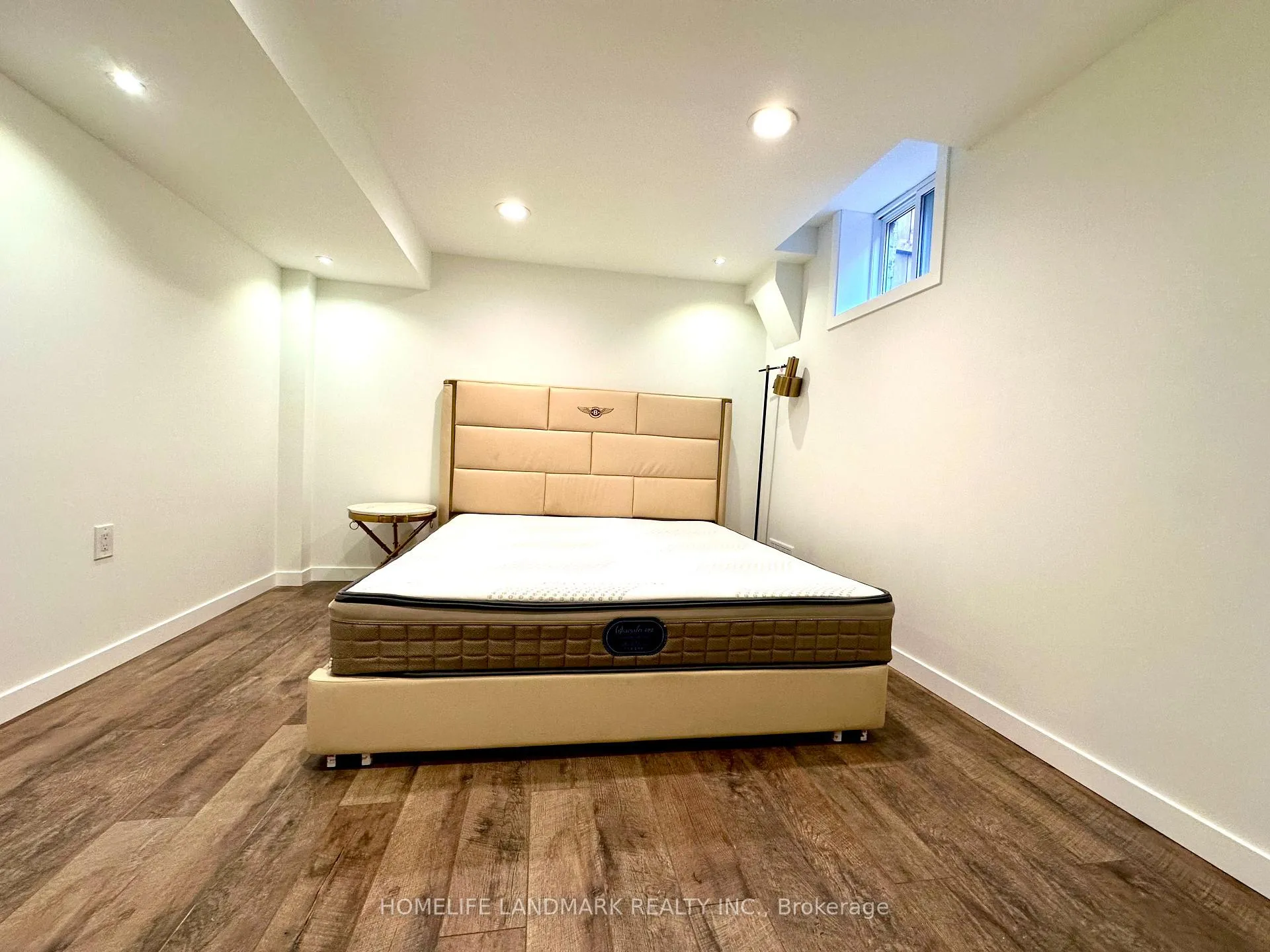 Photo 11 of Unit Bsmt, 21 Villandry Crescent, Vaughan, Maple — HOMEH