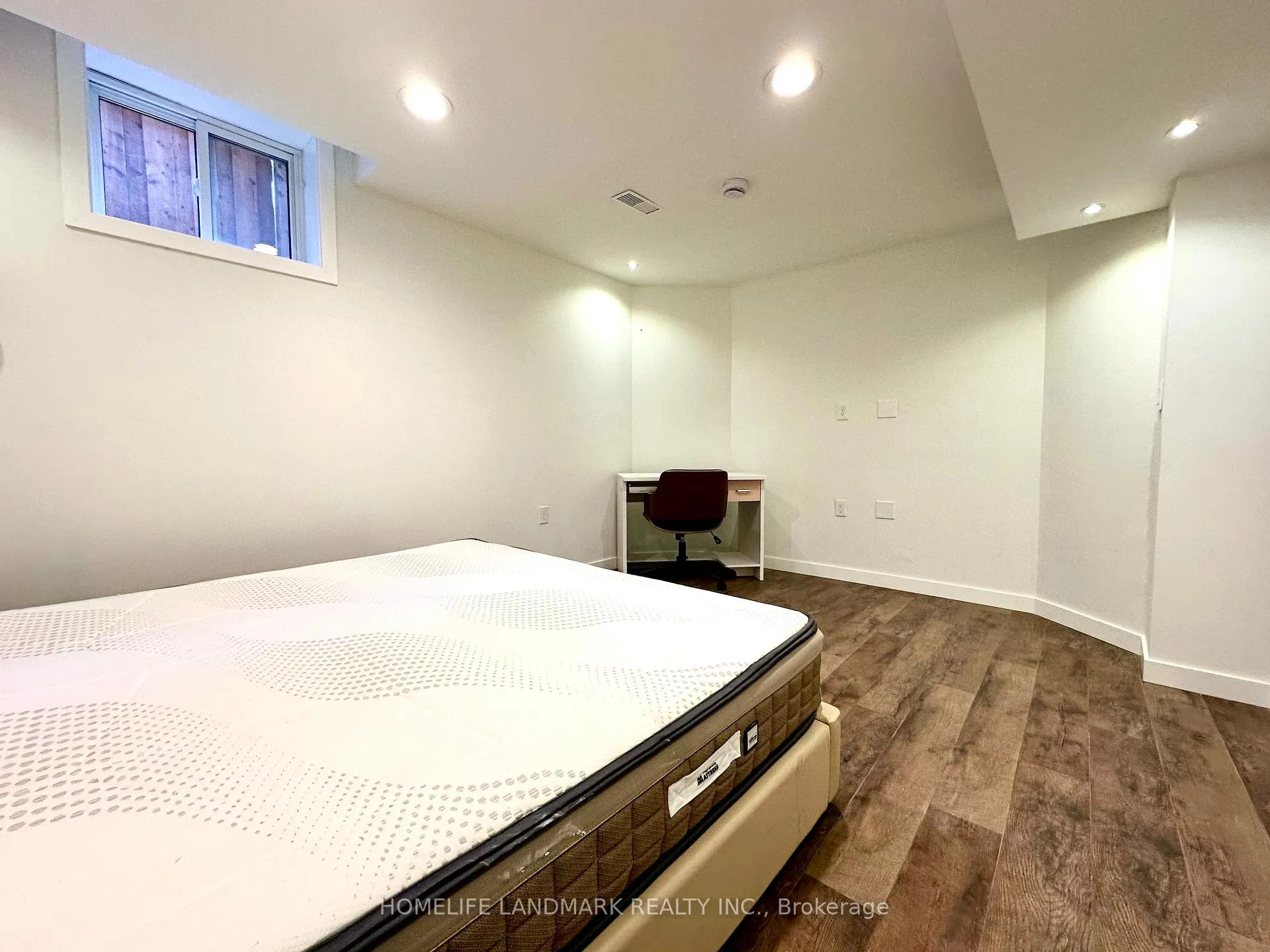 Photo 12 of Unit Bsmt, 21 Villandry Crescent, Vaughan, Maple — HOMEH