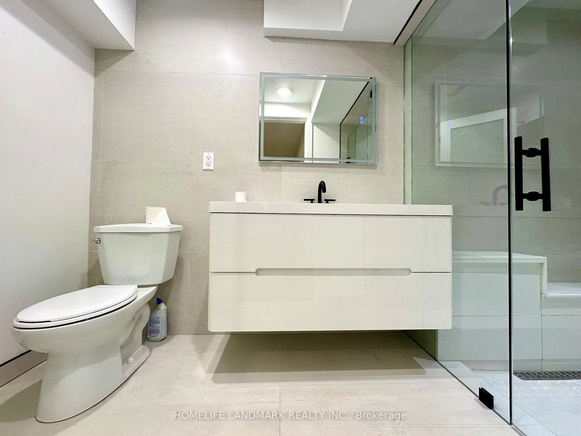 Photo 16 of Unit Bsmt, 21 Villandry Crescent, Vaughan, Maple — HOMEH