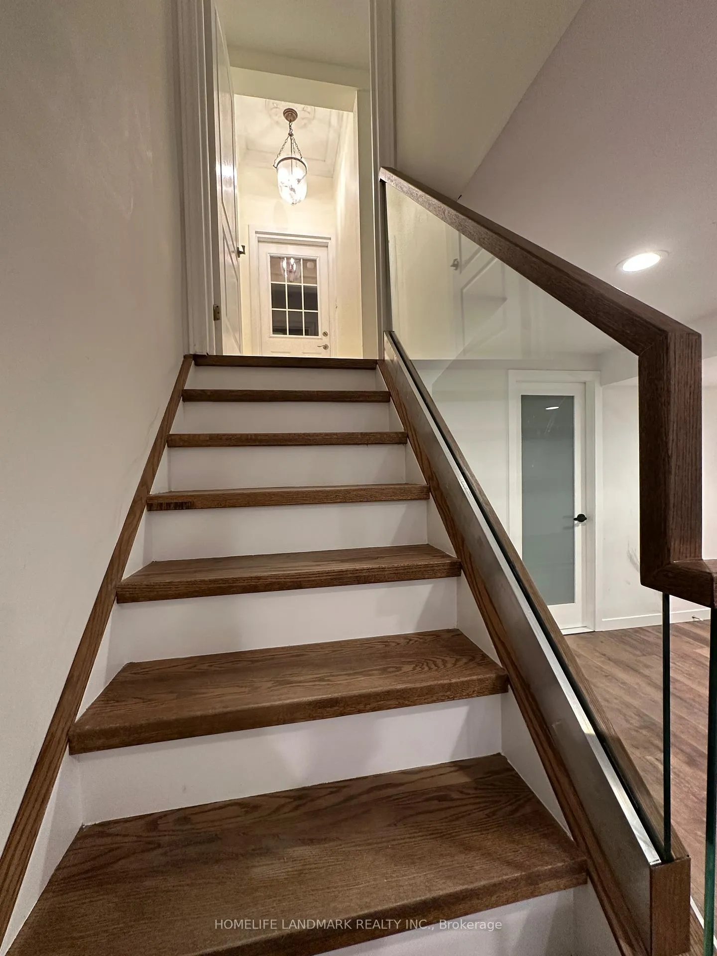 Photo 18 of Unit Bsmt, 21 Villandry Crescent, Vaughan, Maple — HOMEH