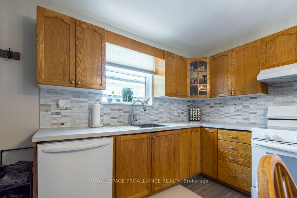 Photo 5 of 412 Victoria Street N, Tweed, Tweed (Village) — HOMEH