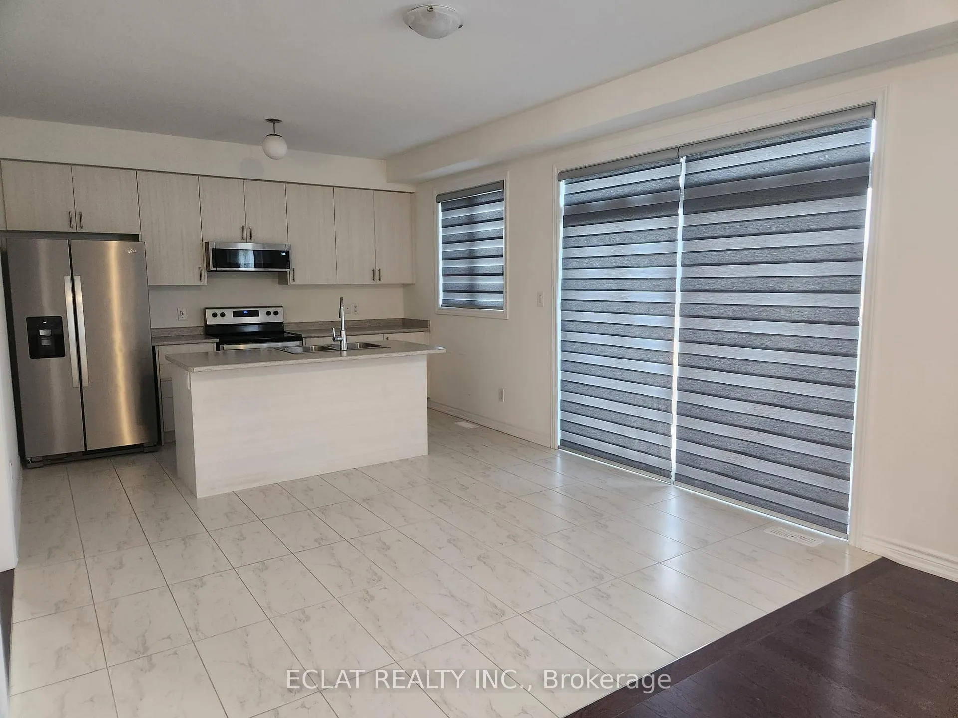 Photo 5 of 48 Simona Avenue, Wasaga Beach — HOMEH