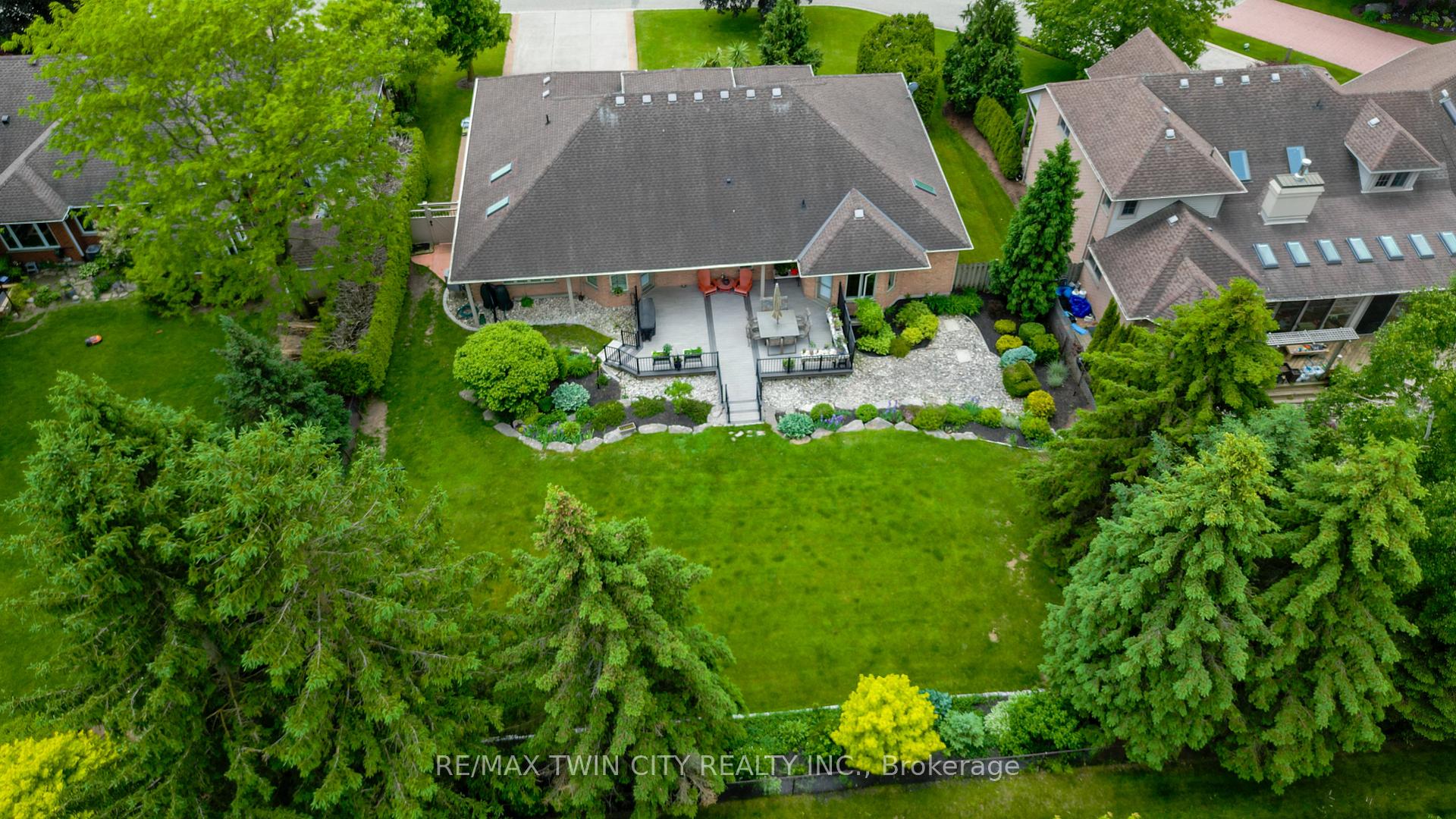 Photo 3 of 48 Peter Street, Wellesley — HOMEH