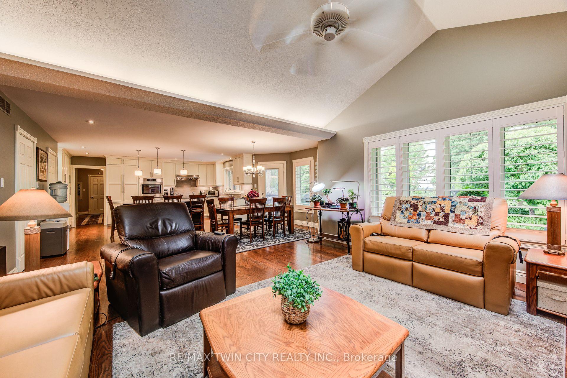 Photo 23 of 48 Peter Street, Wellesley — HOMEH