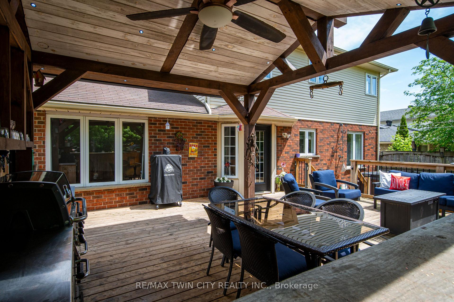 Photo 23 of 17 Village Road, Wellesley — HOMEH