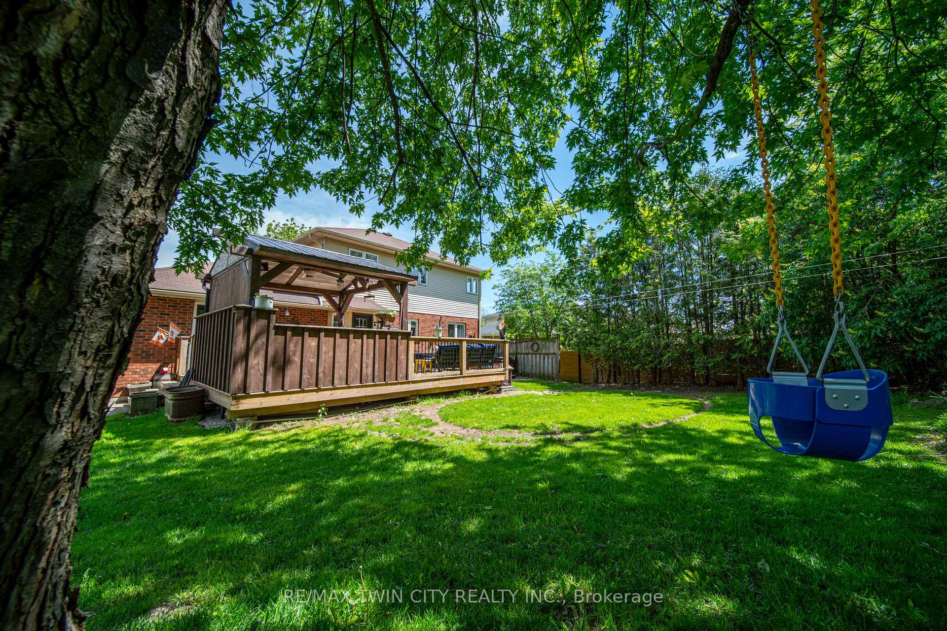 Photo 25 of 17 Village Road, Wellesley — HOMEH