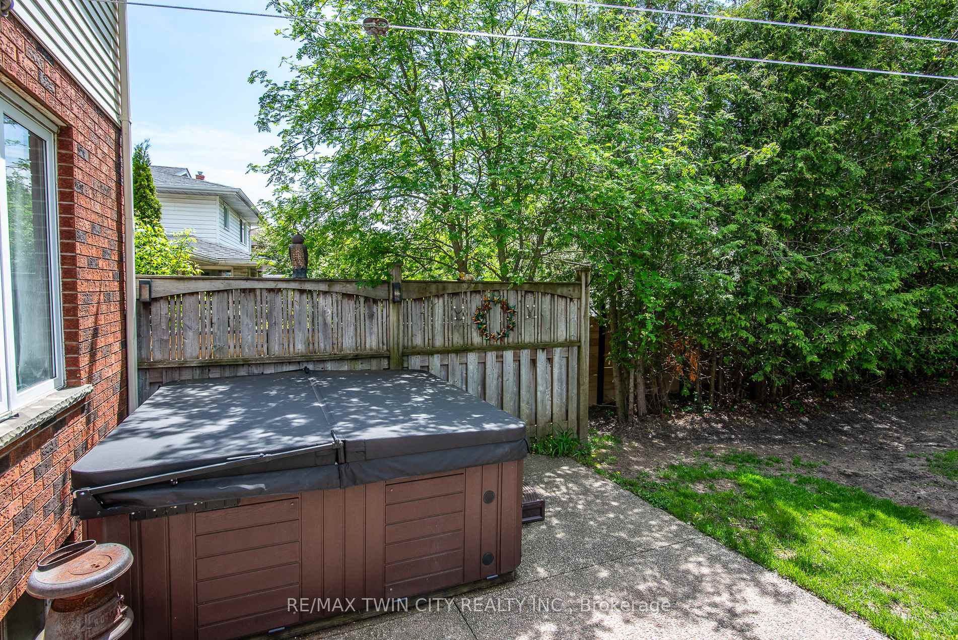 Photo 26 of 17 Village Road, Wellesley — HOMEH