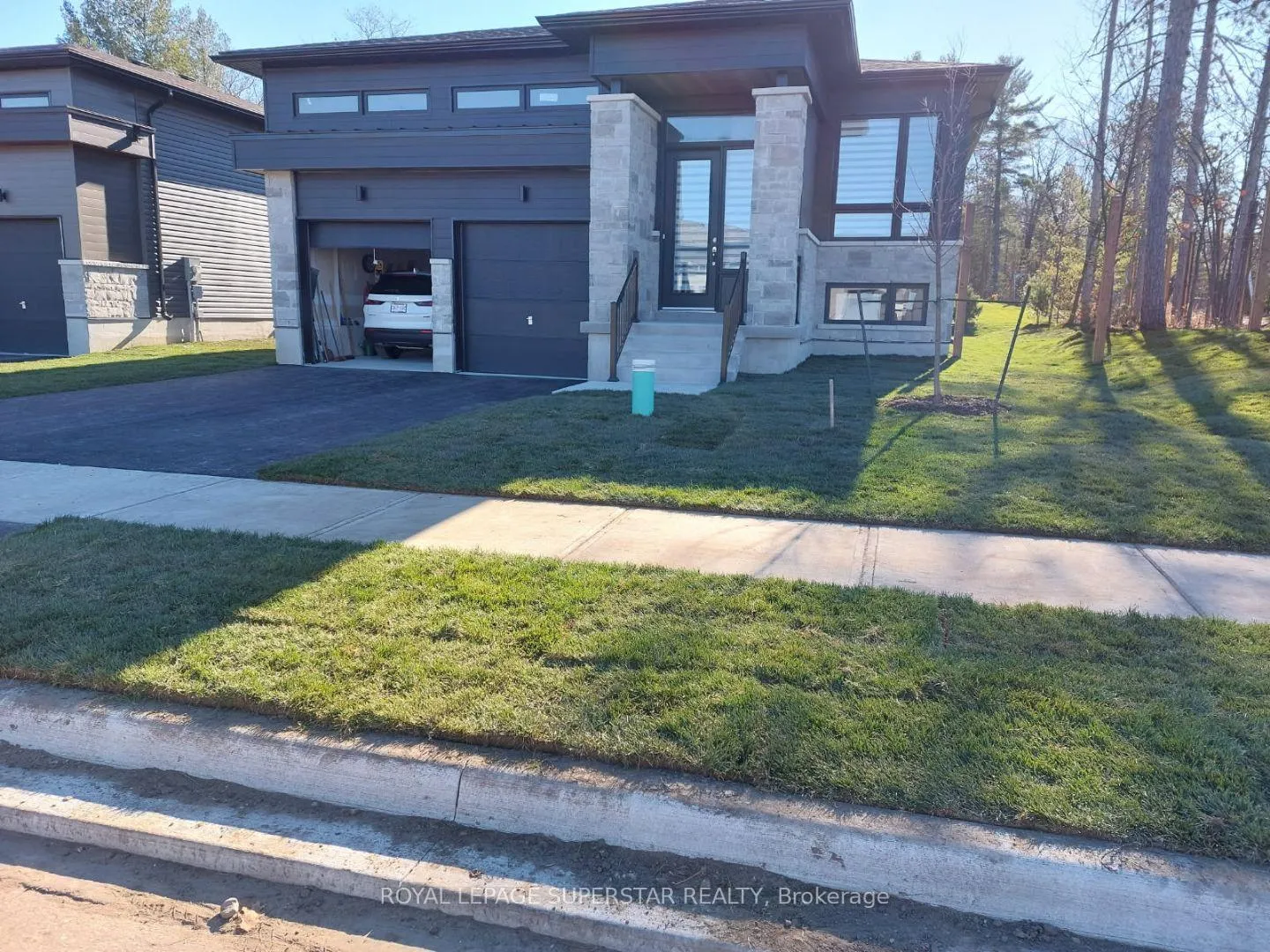 Photo 3 of 133 Berkely Street, Wasaga Beach — HOMEH
