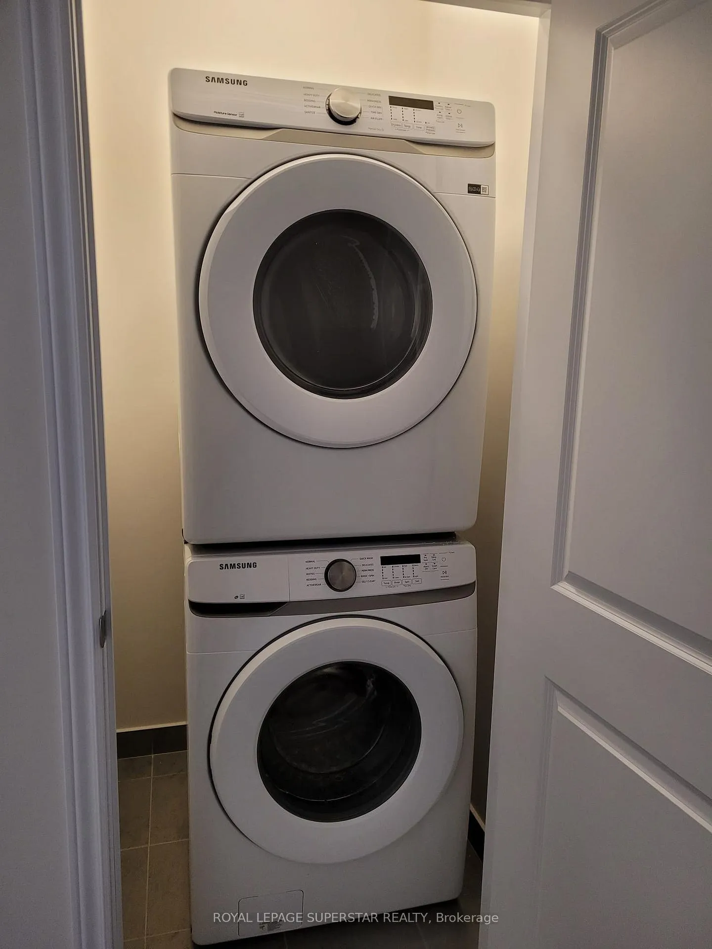 Photo 8 of 133 Berkely Street, Wasaga Beach — HOMEH