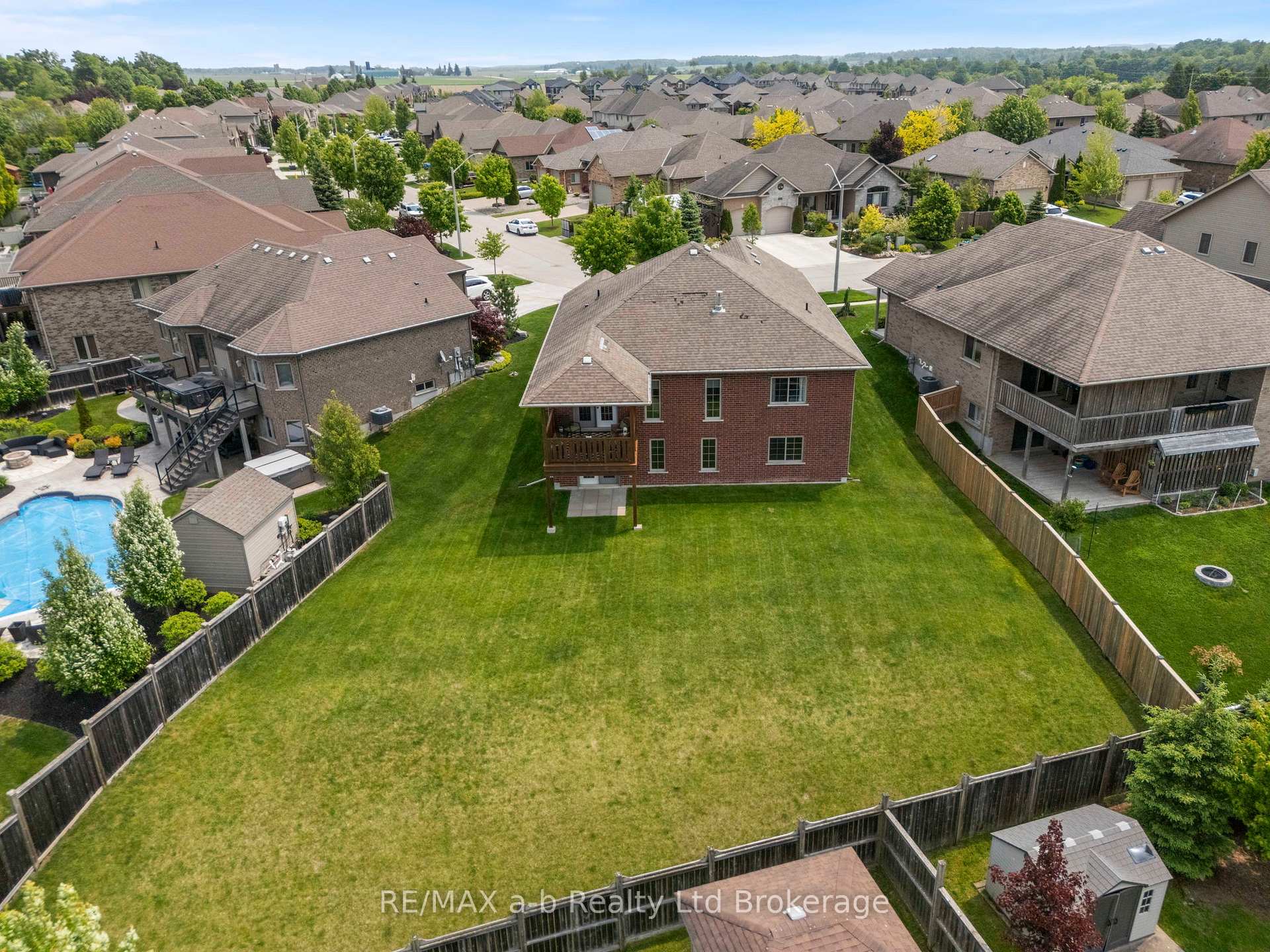 Photo 3 of 127 Gerber Meadows Drive, Wellesley — HOMEH