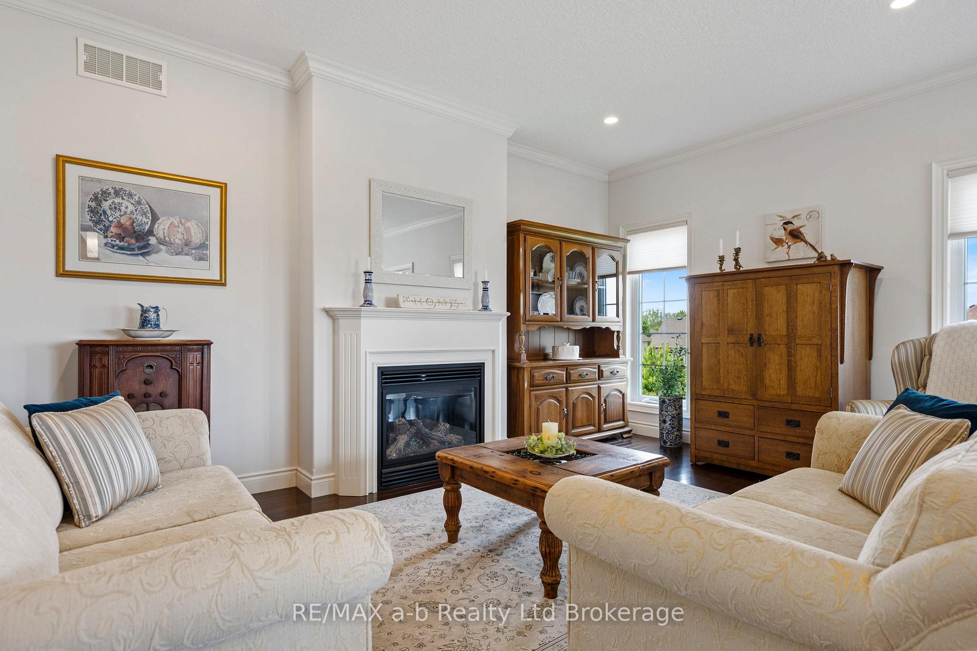 Photo 8 of 127 Gerber Meadows Drive, Wellesley — HOMEH