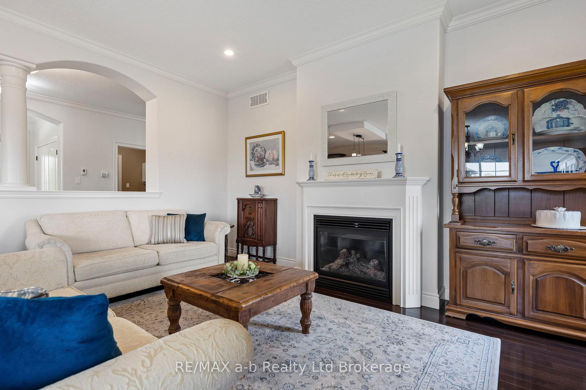 Photo 9 of 127 Gerber Meadows Drive, Wellesley — HOMEH