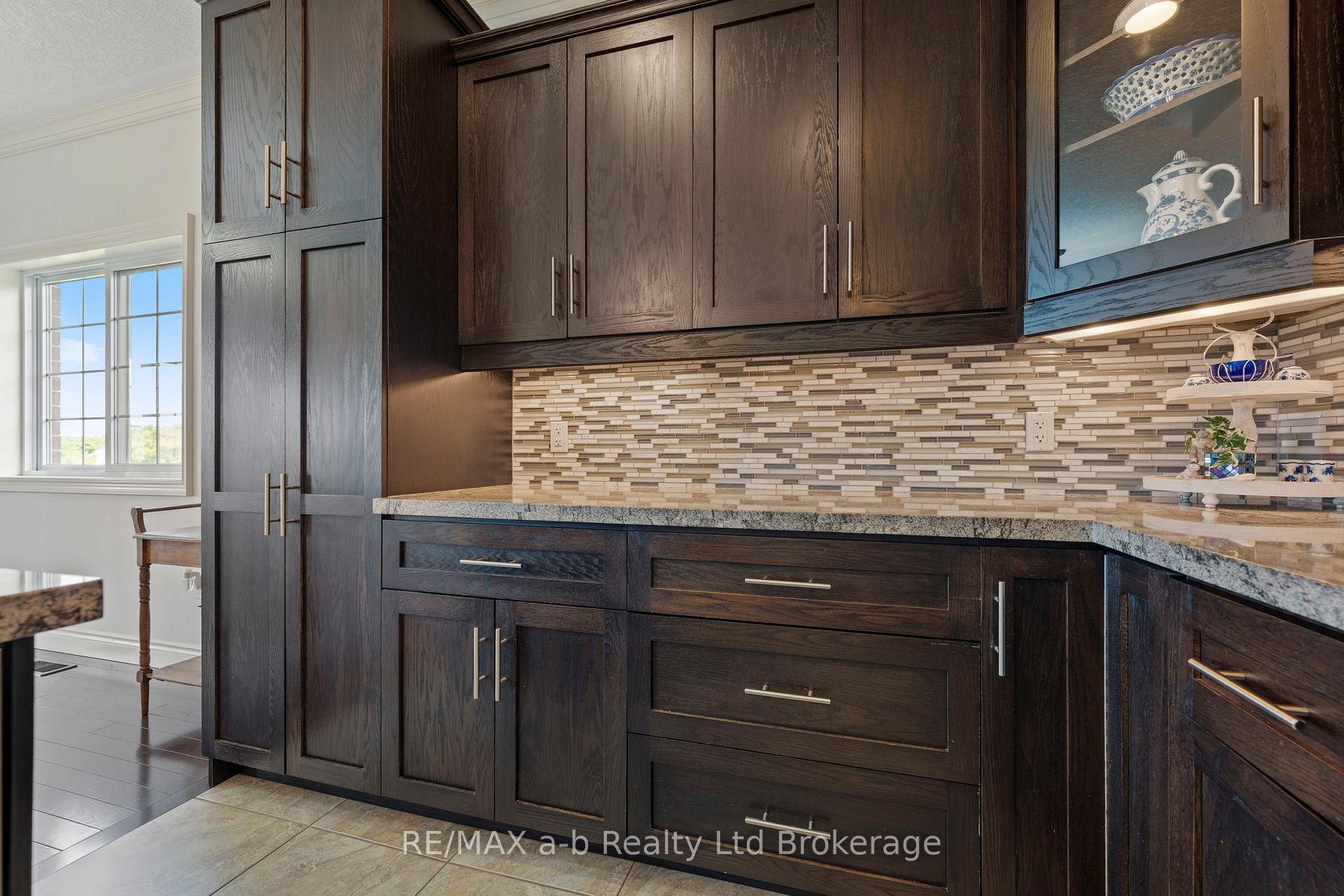 Photo 15 of 127 Gerber Meadows Drive, Wellesley — HOMEH