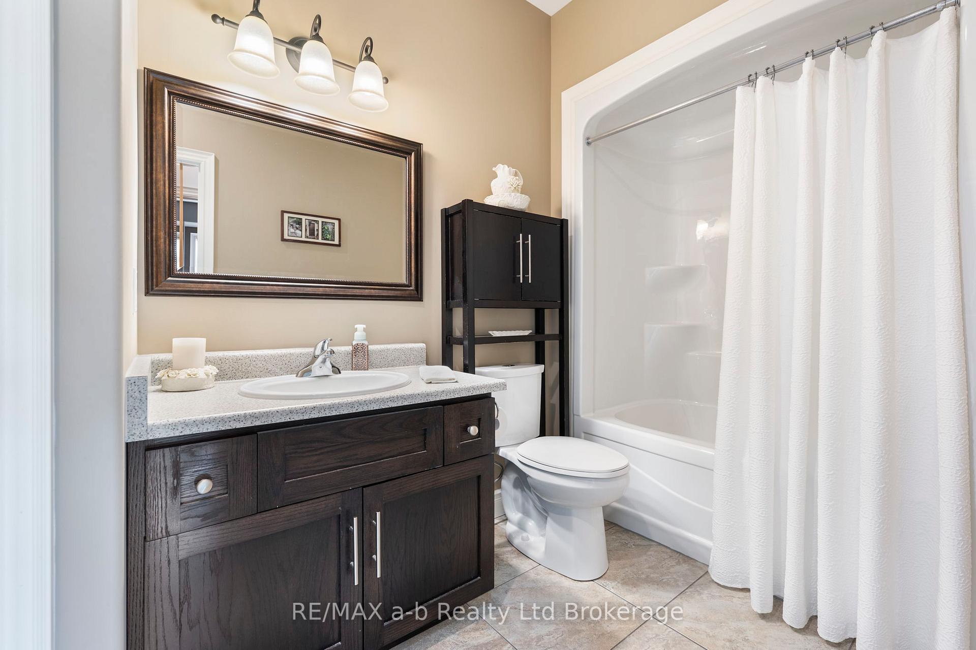 Photo 19 of 127 Gerber Meadows Drive, Wellesley — HOMEH