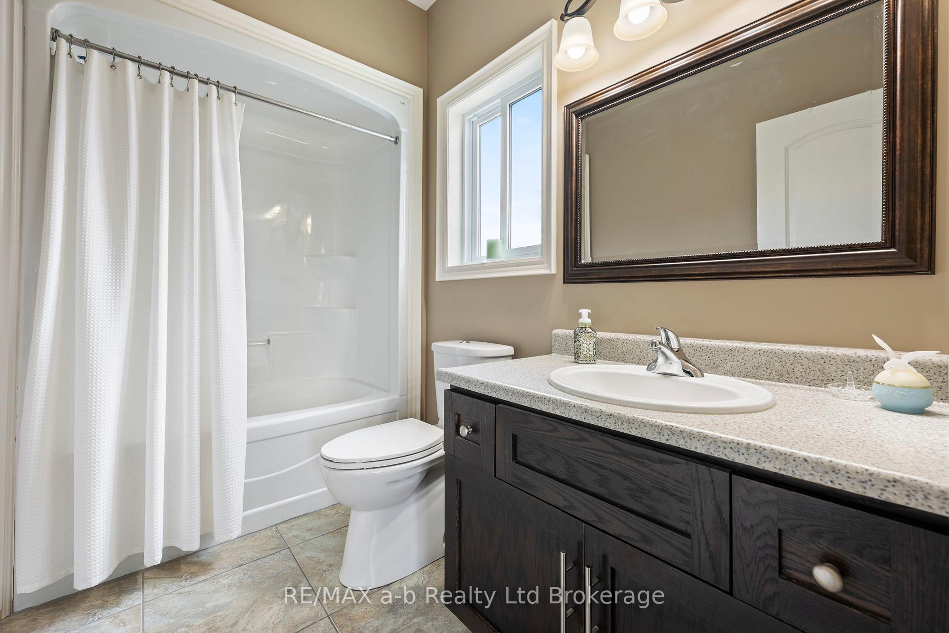 Photo 23 of 127 Gerber Meadows Drive, Wellesley — HOMEH