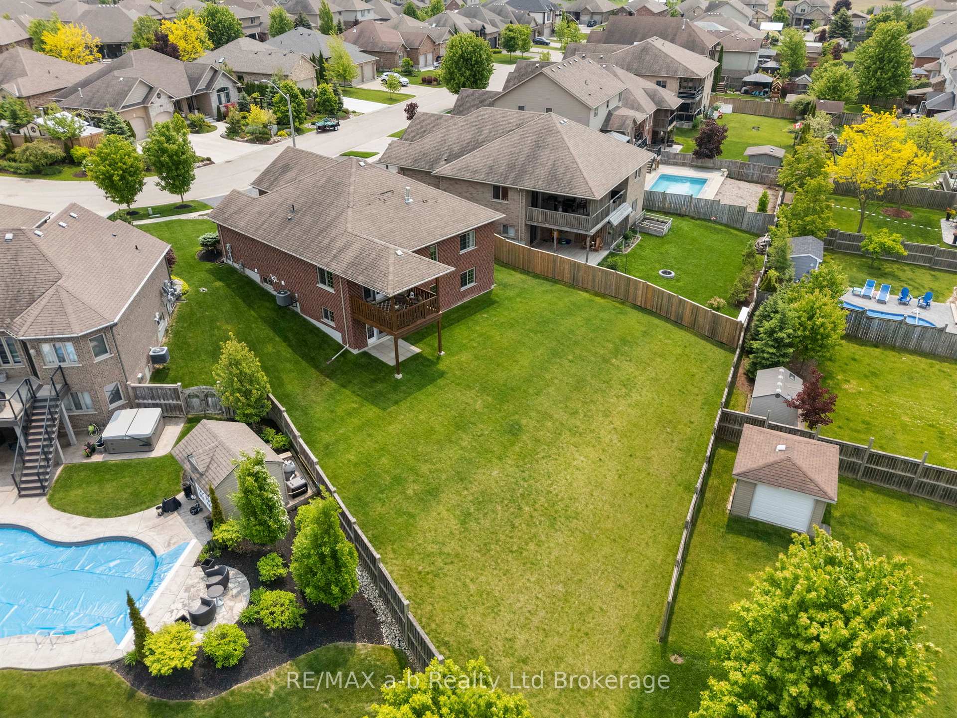 Photo 29 of 127 Gerber Meadows Drive, Wellesley — HOMEH