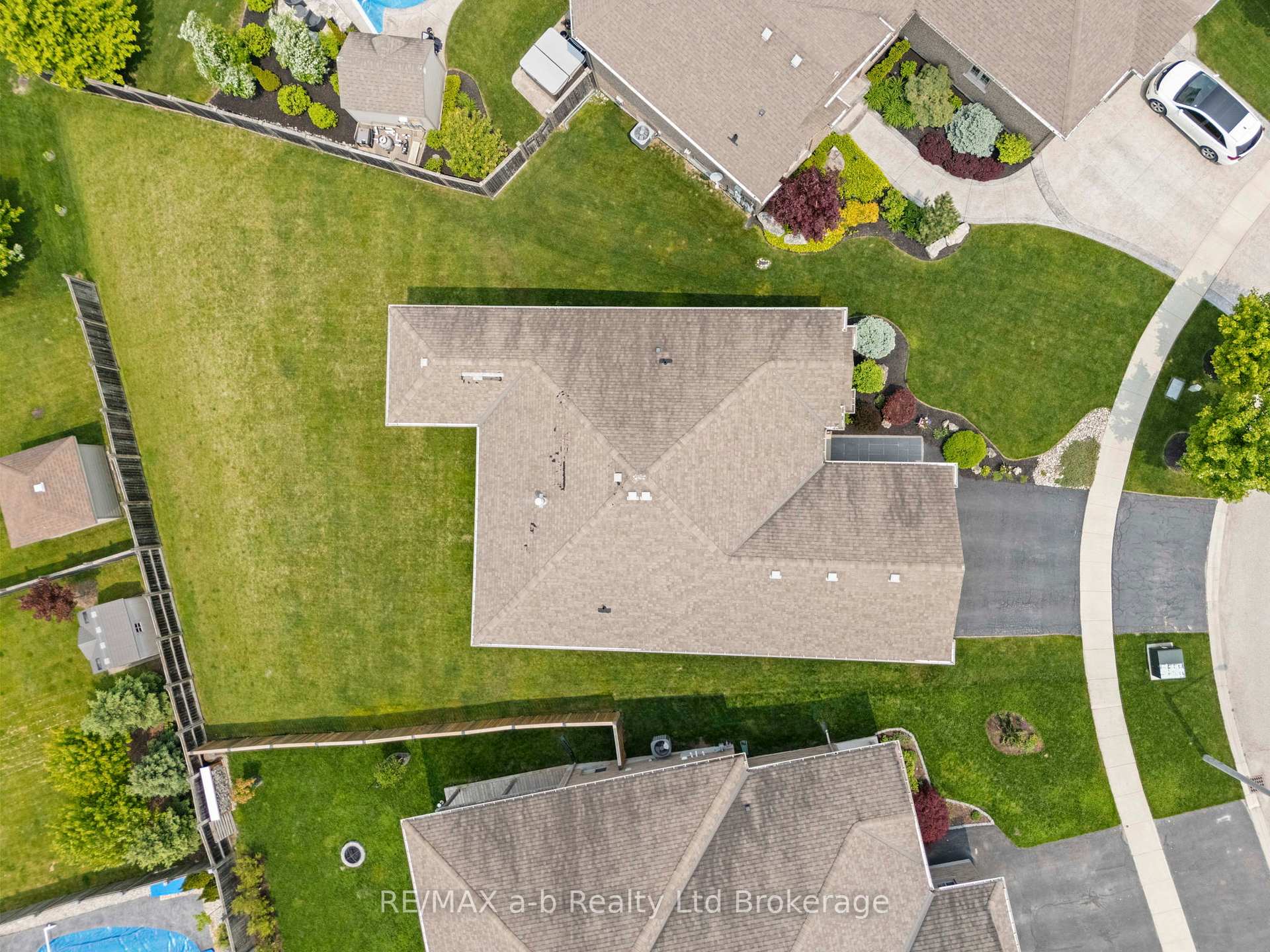 Photo 31 of 127 Gerber Meadows Drive, Wellesley — HOMEH