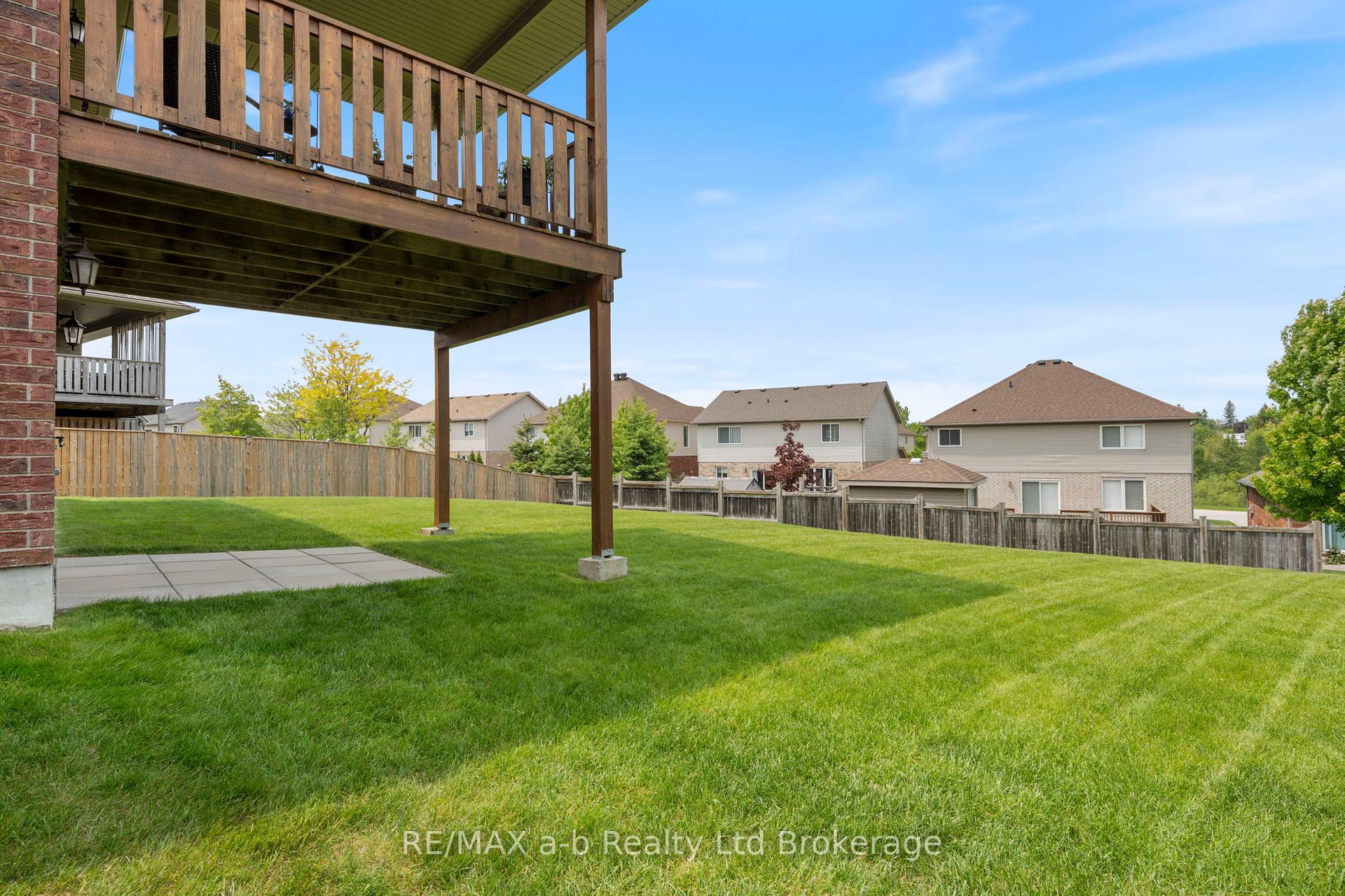 Photo 32 of 127 Gerber Meadows Drive, Wellesley — HOMEH