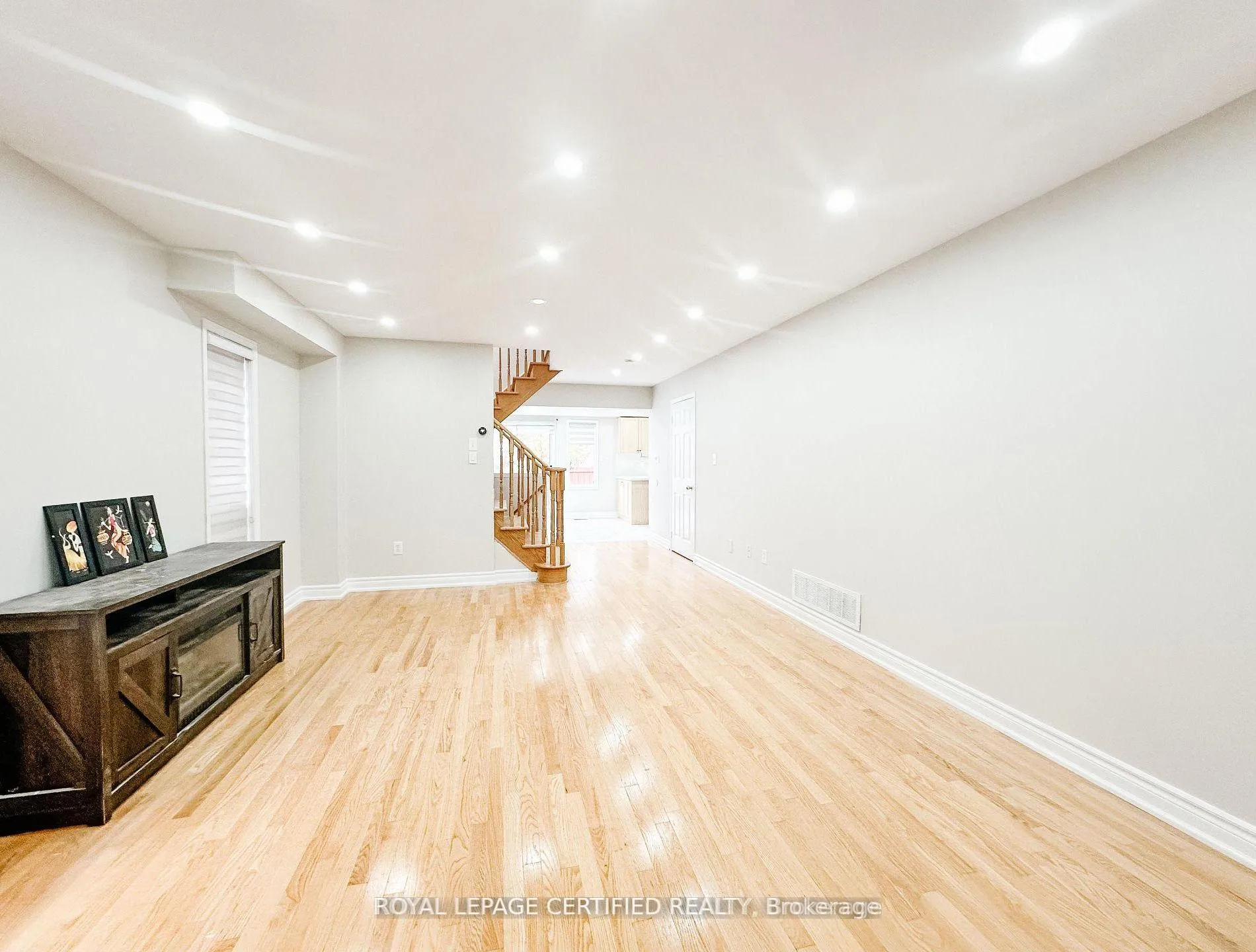 Photo 6 of 30 Lucerne Drive, Vaughan, Vellore Village — HOMEH